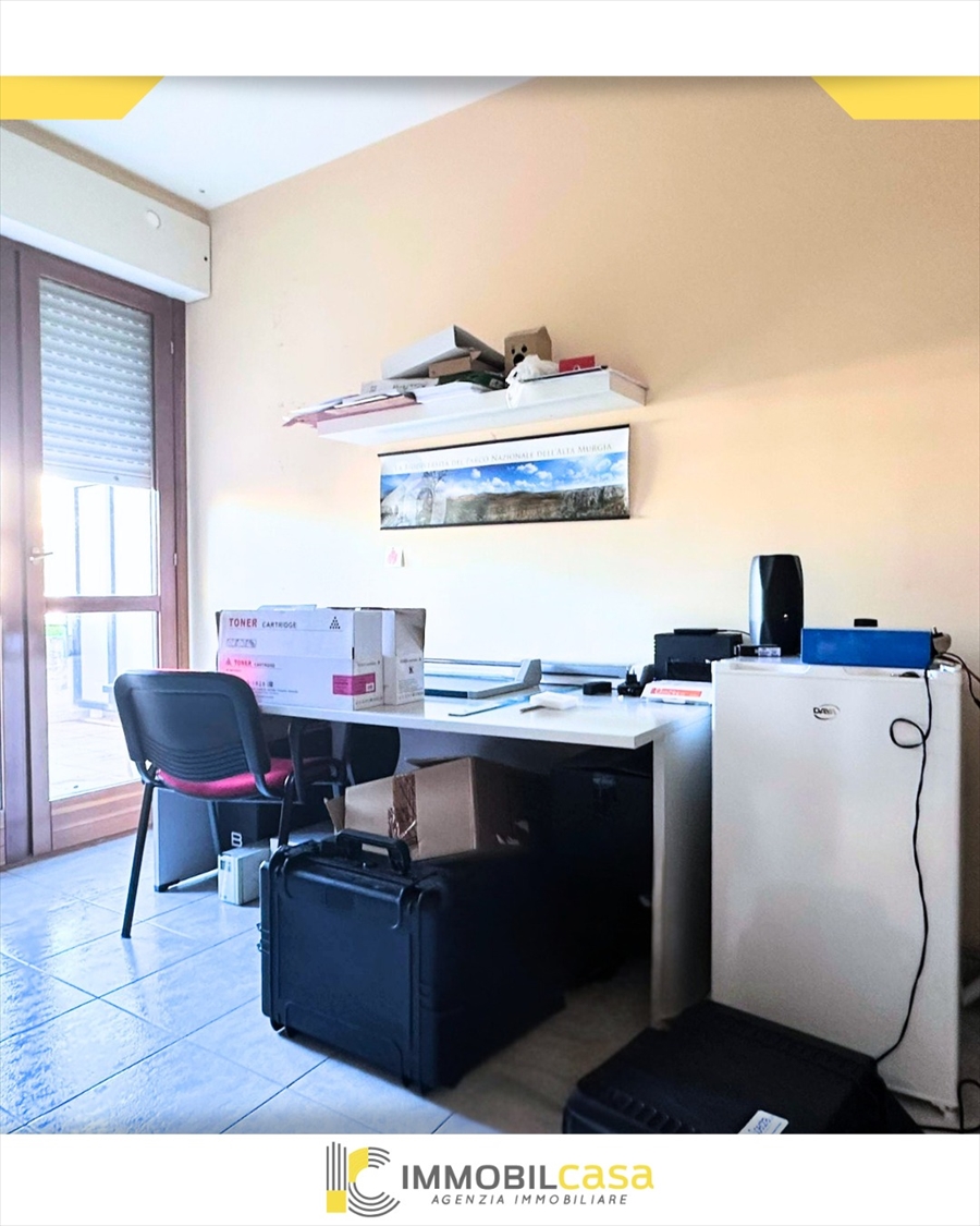 Ufficio con box, Altamura via bari