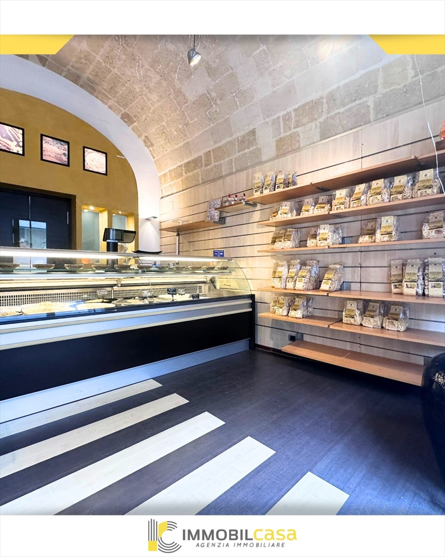 Locale commerciale in vendita a Gravina in Puglia
