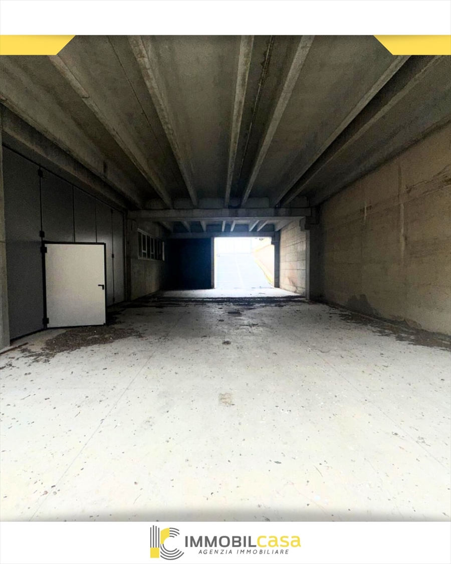 Magazzino in affitto, Altamura zona industriale via gravina