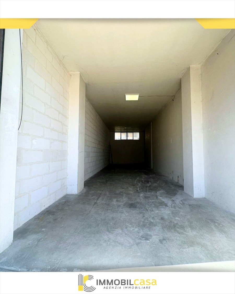 Magazzino in affitto, Altamura via parisi
