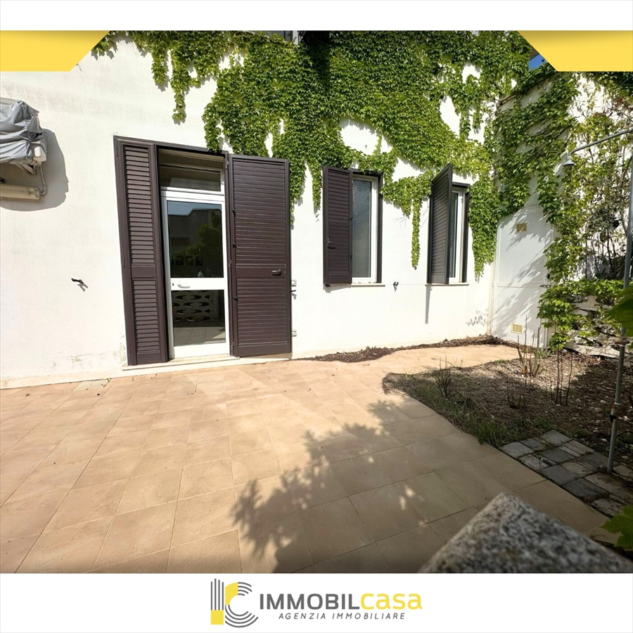 Casa indipendente con giardino, Pulsano via giulia licomati