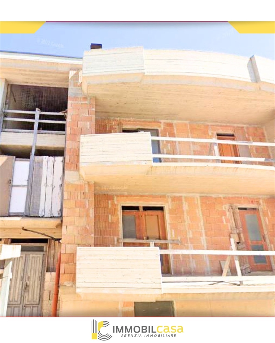 Stabile/Palazzo con box, Altamura zona nuova via selva