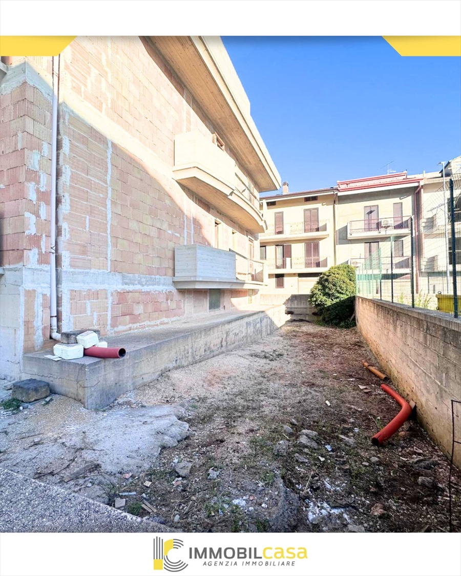 Stabile/Palazzo con box, Altamura zona nuova via selva