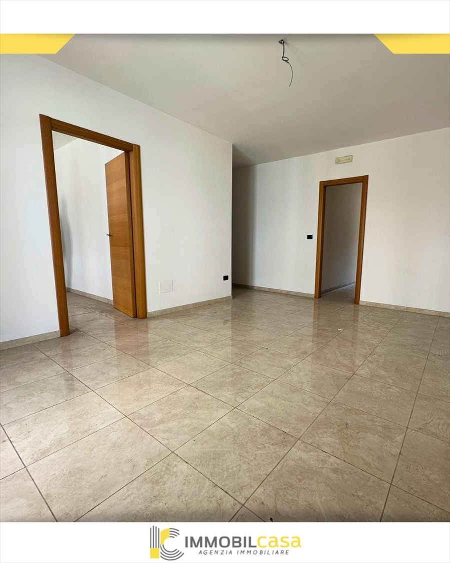 Appartamento con box, Gravina in Puglia via alcide de gasperi