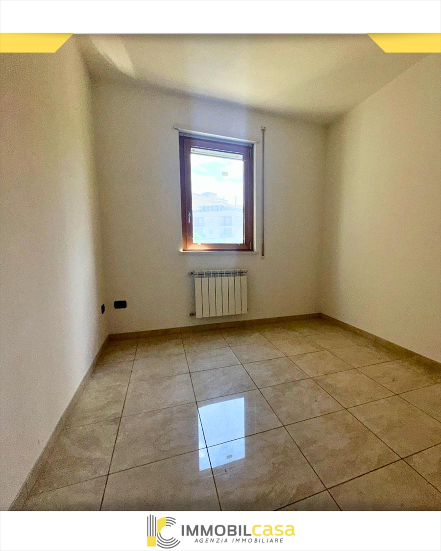 Appartamento con box, Gravina in Puglia via alcide de gasperi