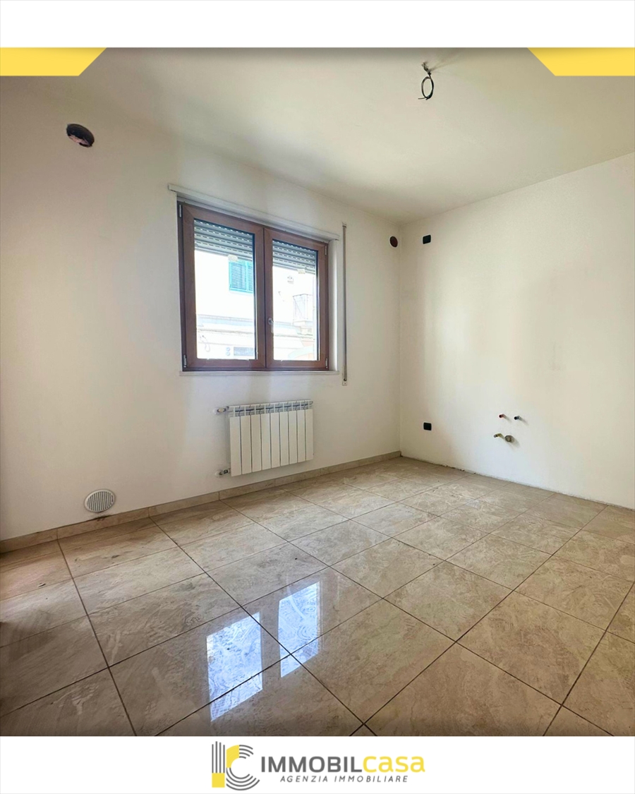 Appartamento con box, Gravina in Puglia via alcide de gasperi