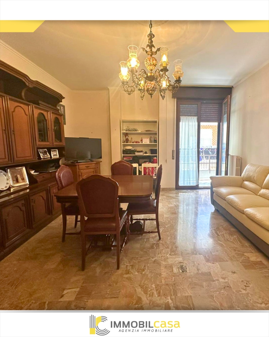 Quadrilocale con box, Altamura zona viale martiri