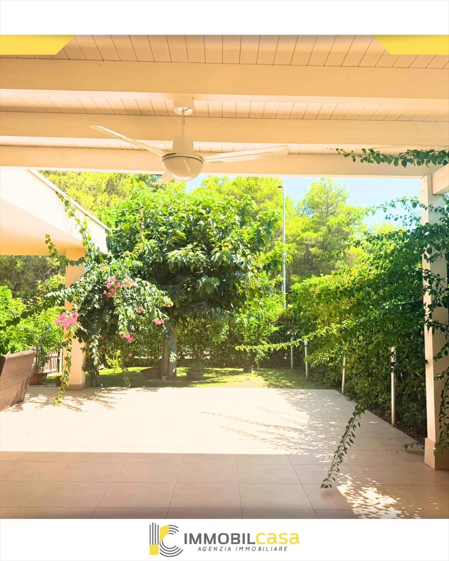 Villa con giardino, Policoro lido