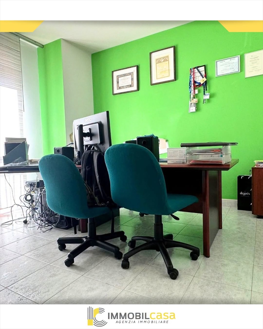 Trilocale con box, Altamura via bari