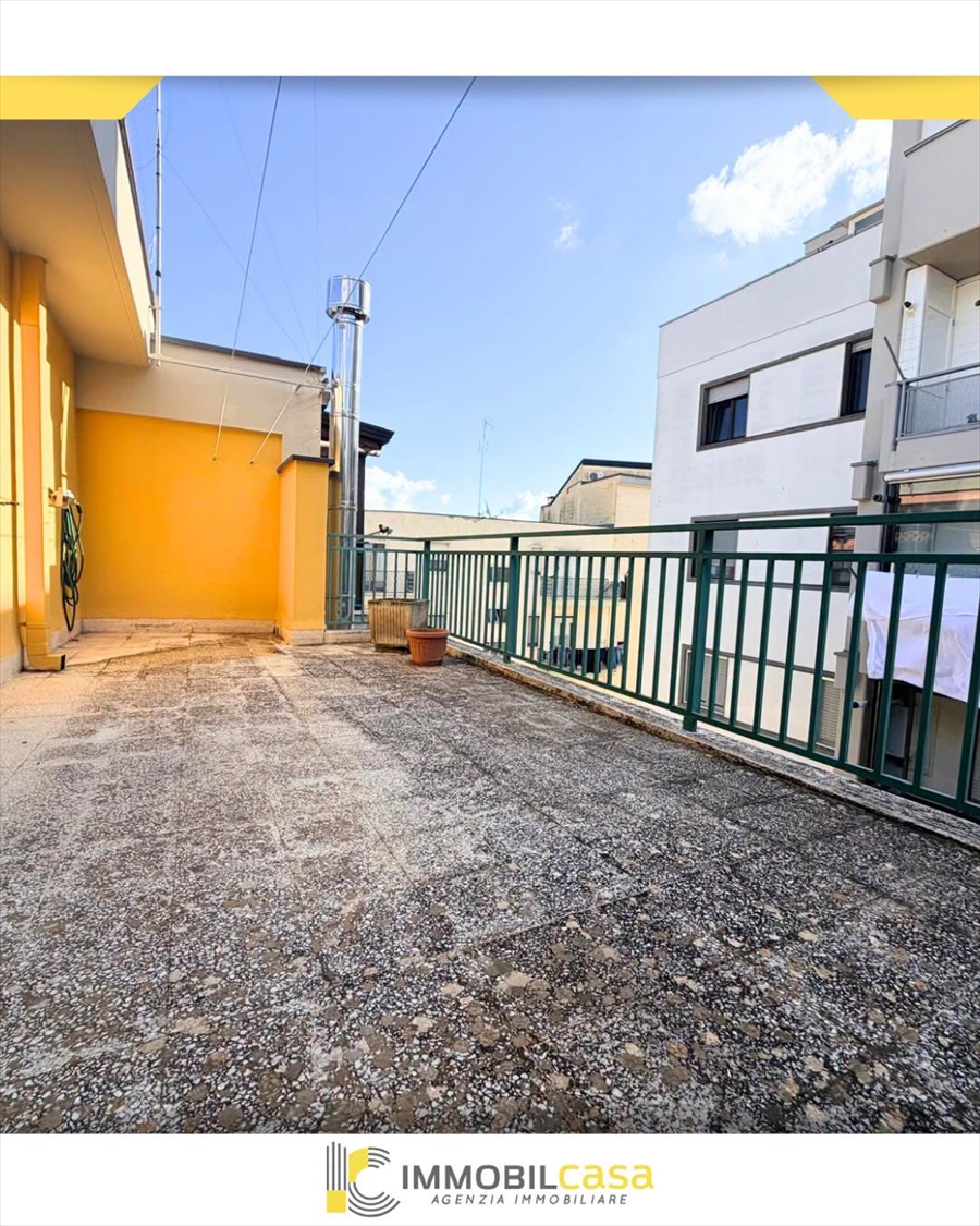 Casa indipendente con box, Altamura viale regina margherita