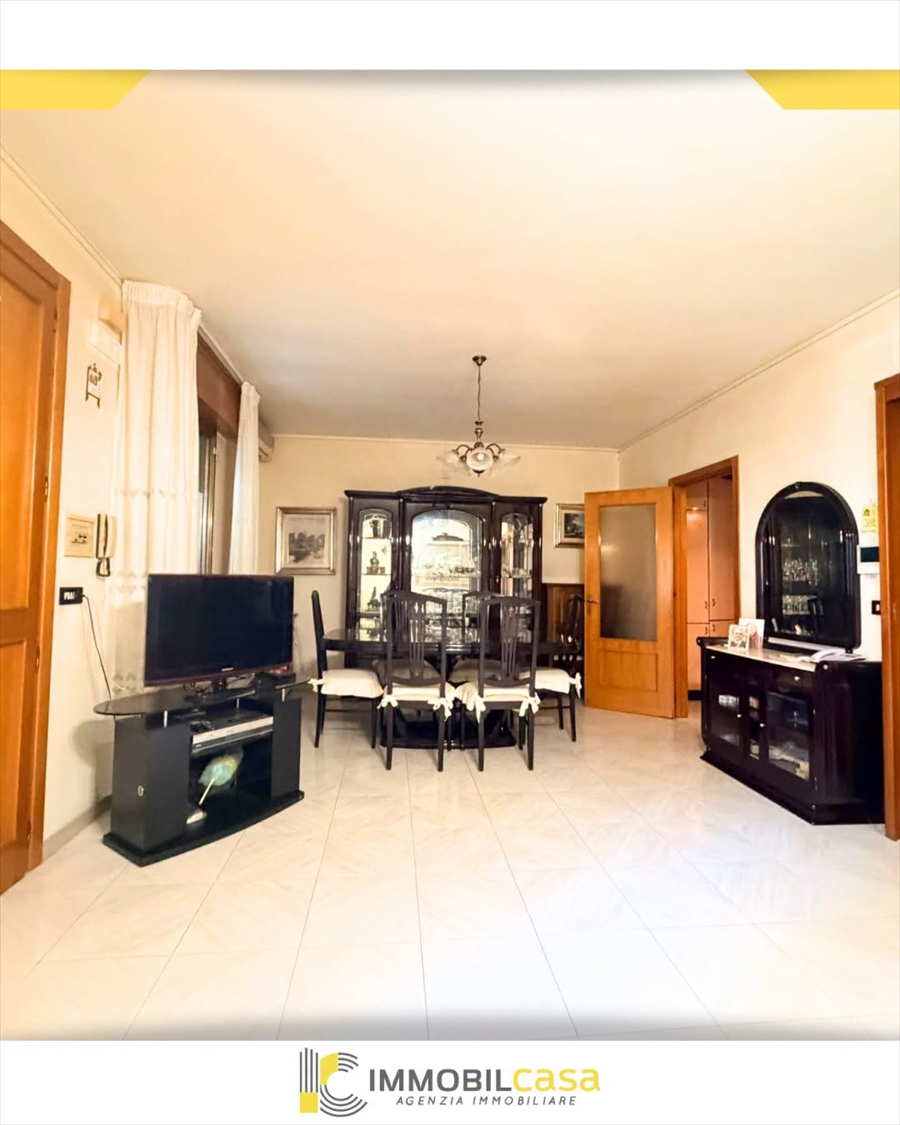 Casa indipendente con box, Altamura viale regina margherita