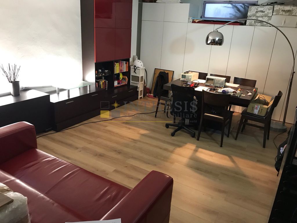 Magazzino in vendita in via columella 20, Milano