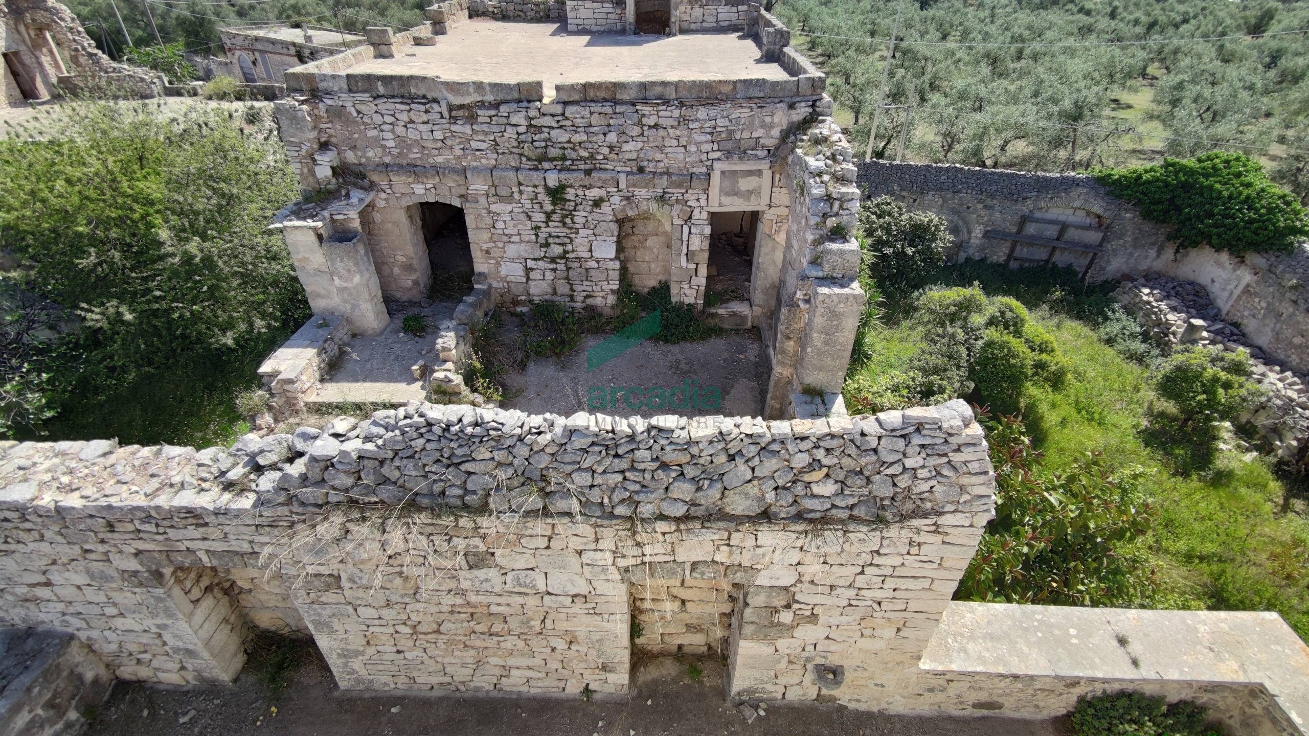 Casa indipendente da ristrutturare in via dott. saverio daconto storico 12, Giovinazzo