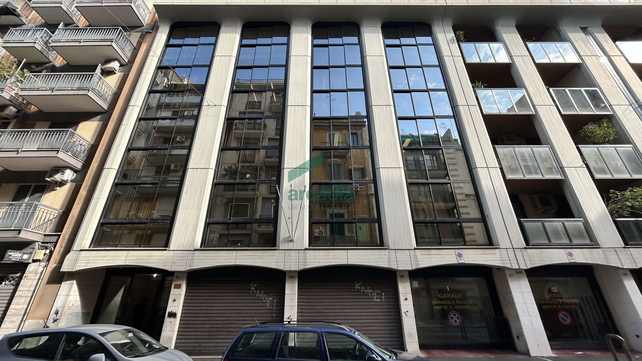 Stabile/Palazzo con terrazzo in via michele garruba 47, Bari