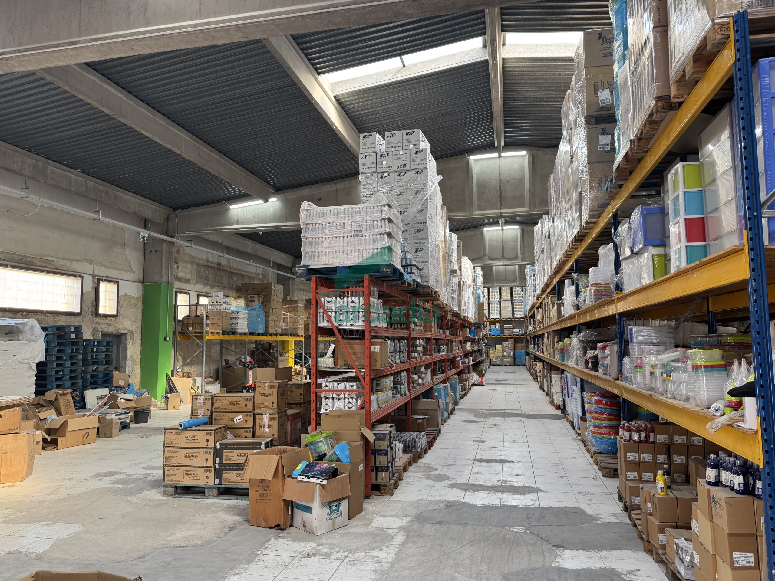 Capannone da ristrutturare in s.p. 231 km 80 660, Modugno