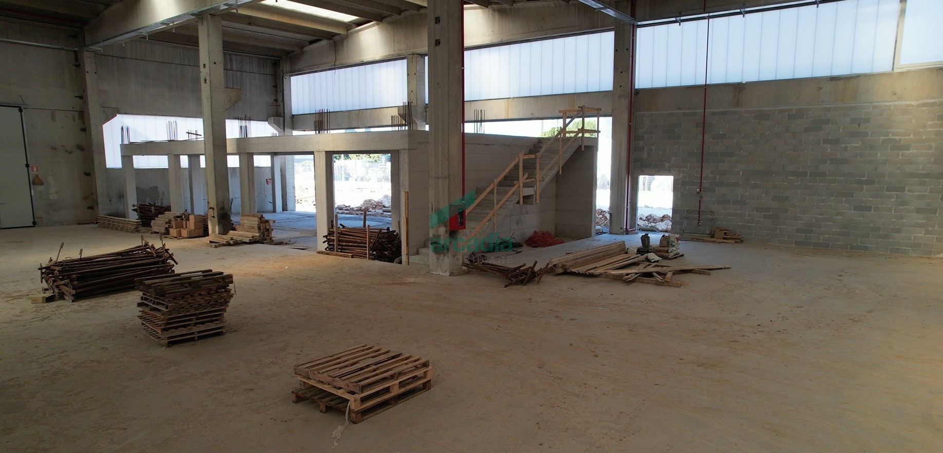 Capannone nuova in via delle violette 12, Modugno