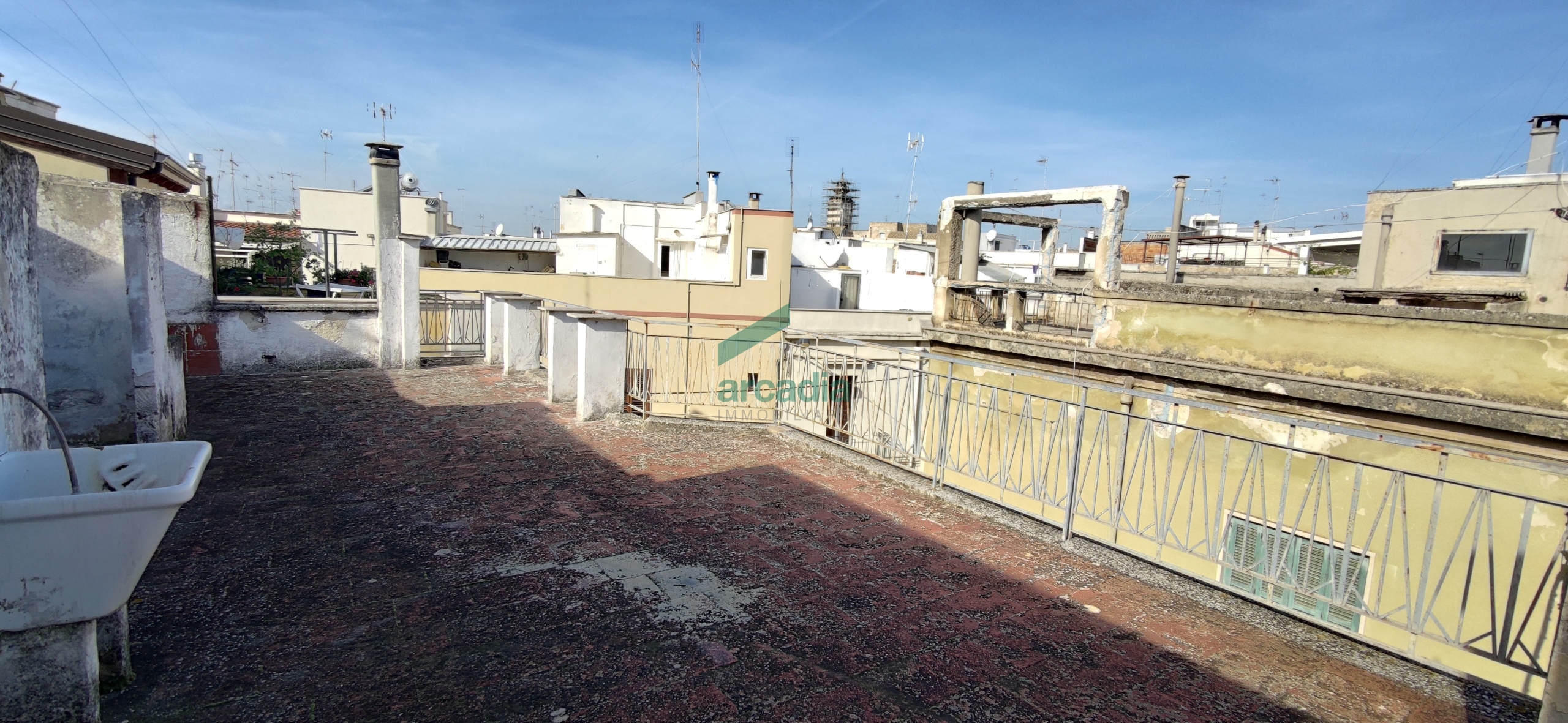 Quadrilocale da ristrutturare in via giordano 4, Rutigliano