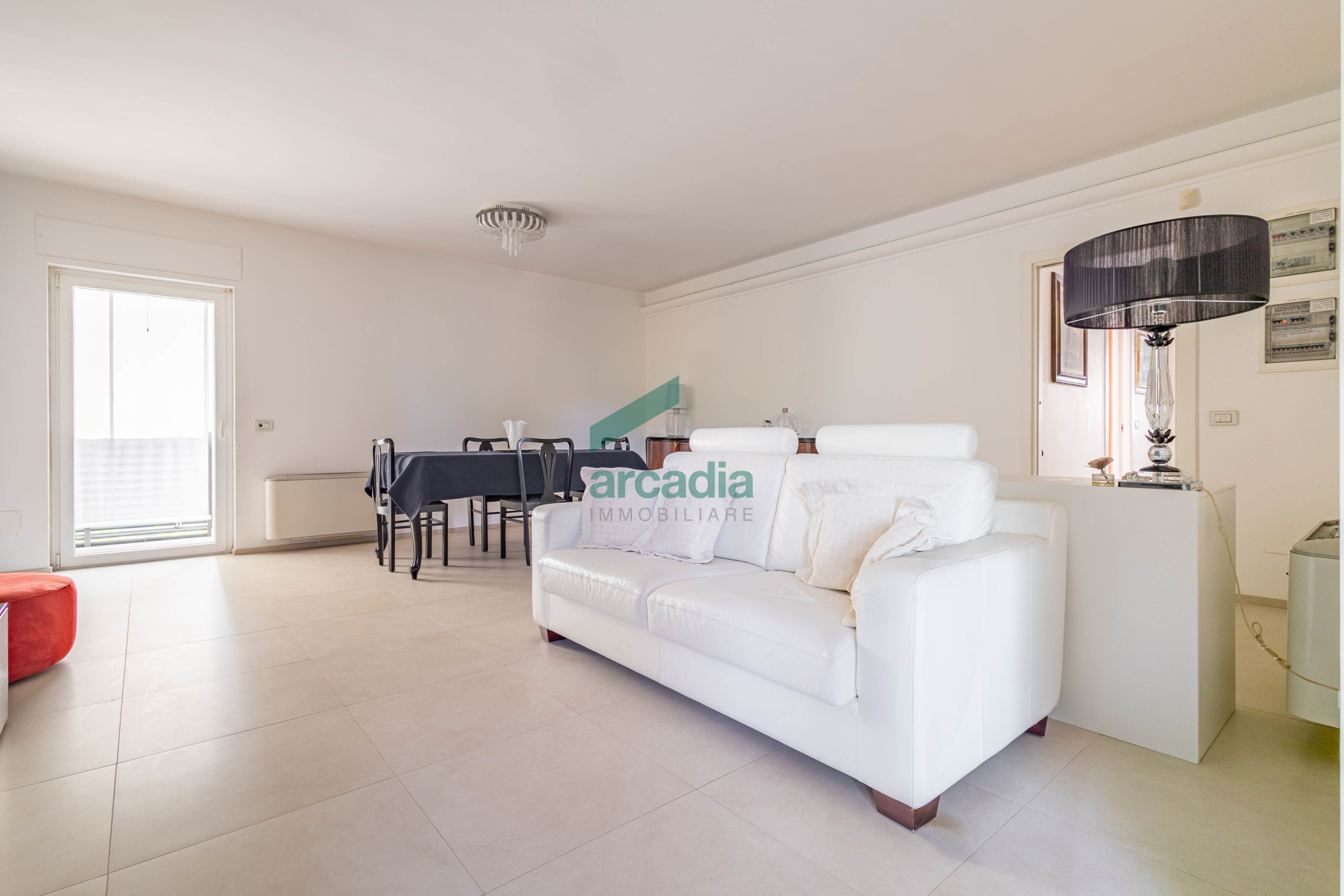 Quadrilocale con giardino in via rosario livatino 97, Bari