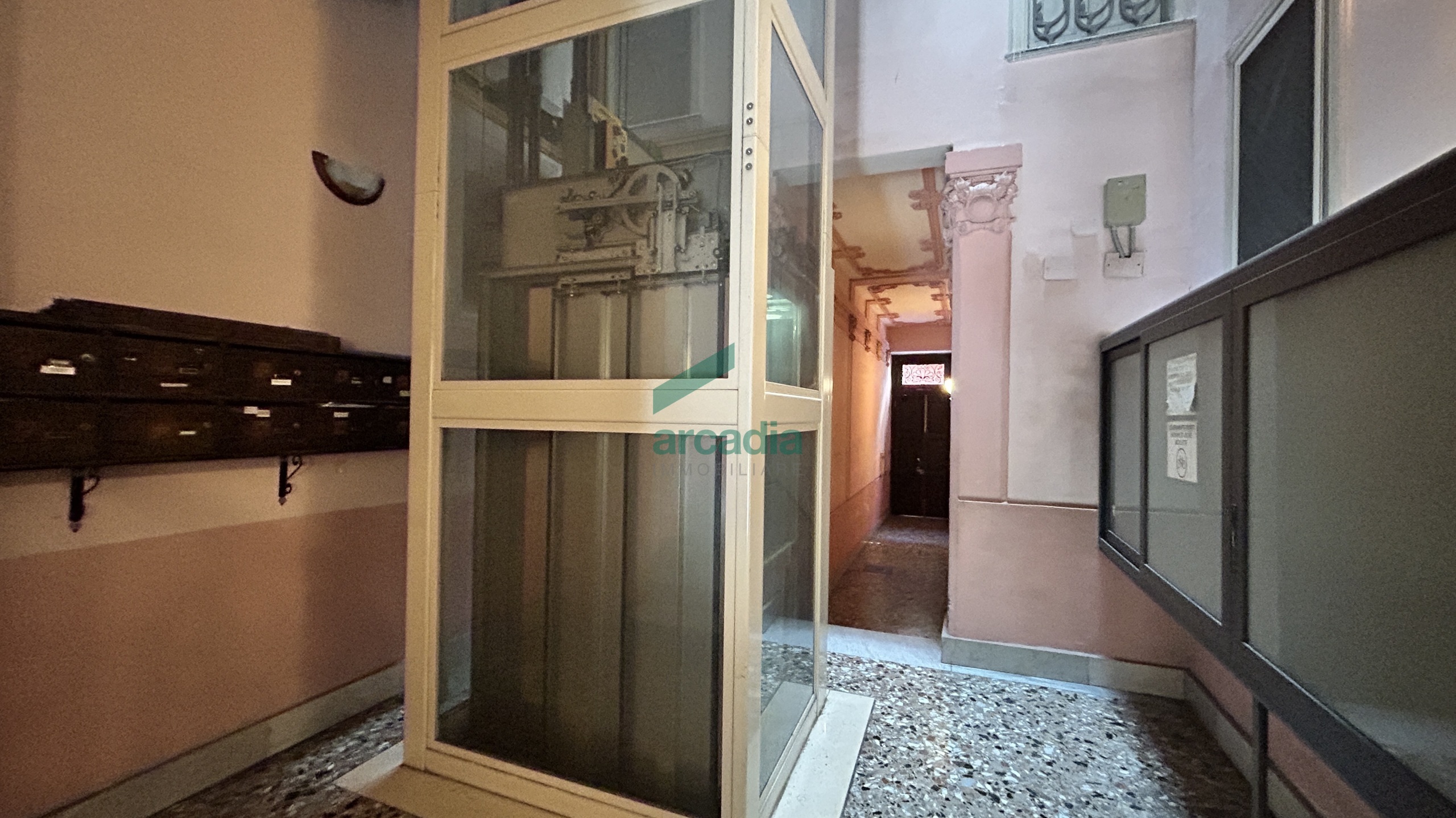 Trilocale da ristrutturare in via scipione crisanzio 138, Bari