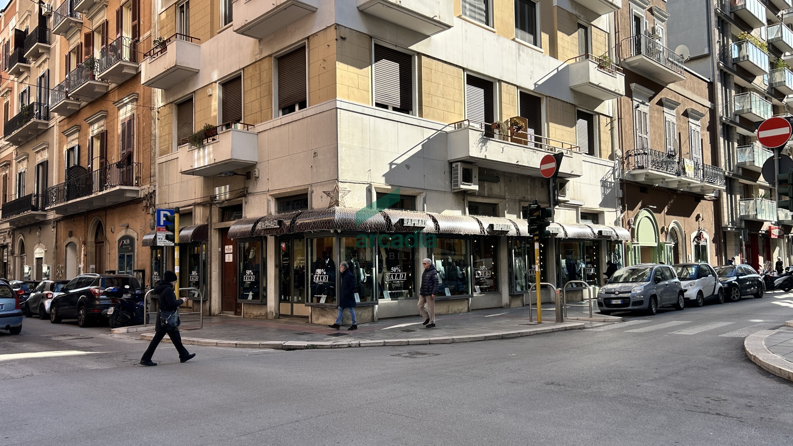 Locale commerciale in vendita in via dante alighieri 22, Bari