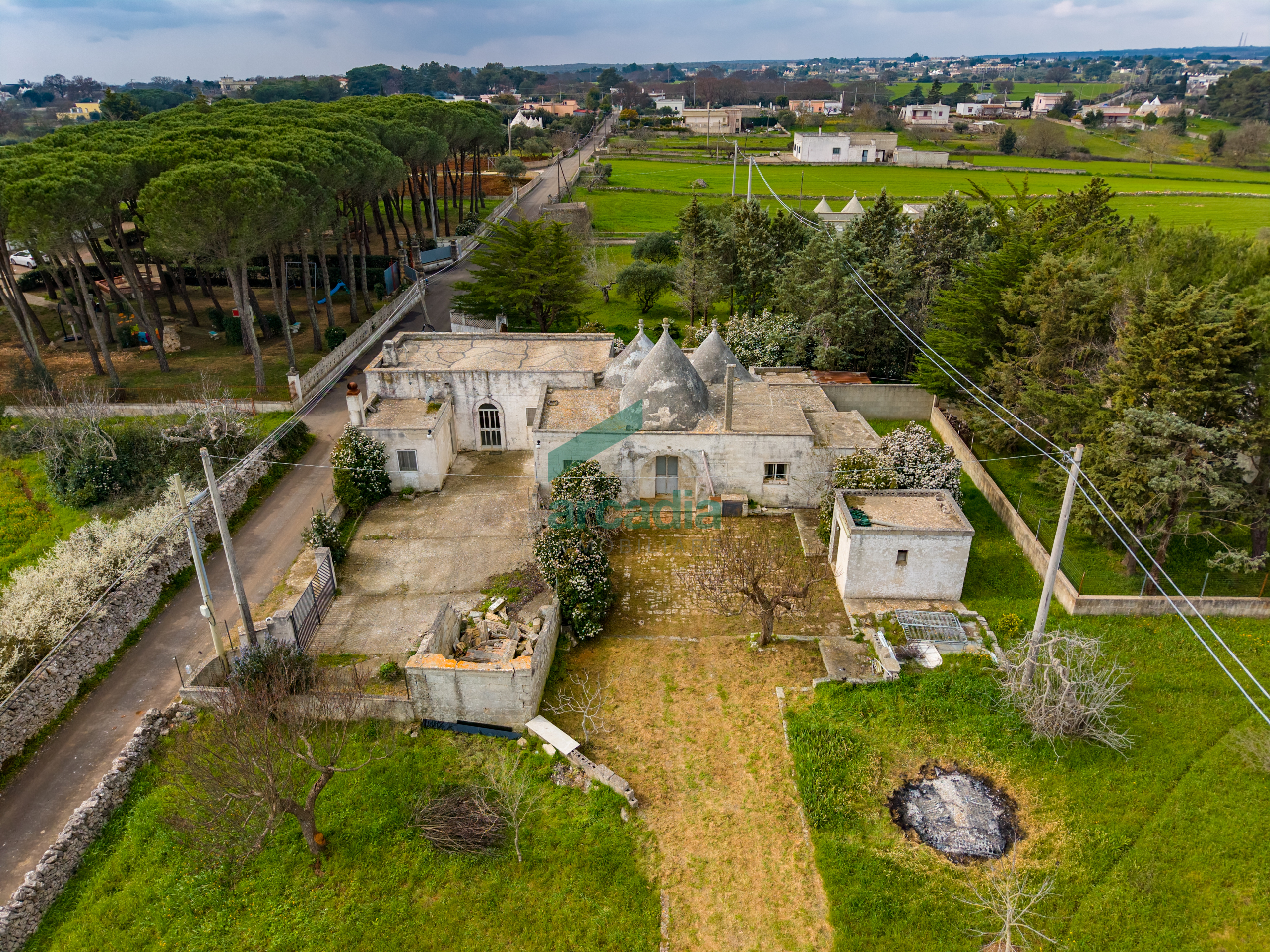 Casa indipendente con giardino in via pilozzo zona g 2, Martina Franca