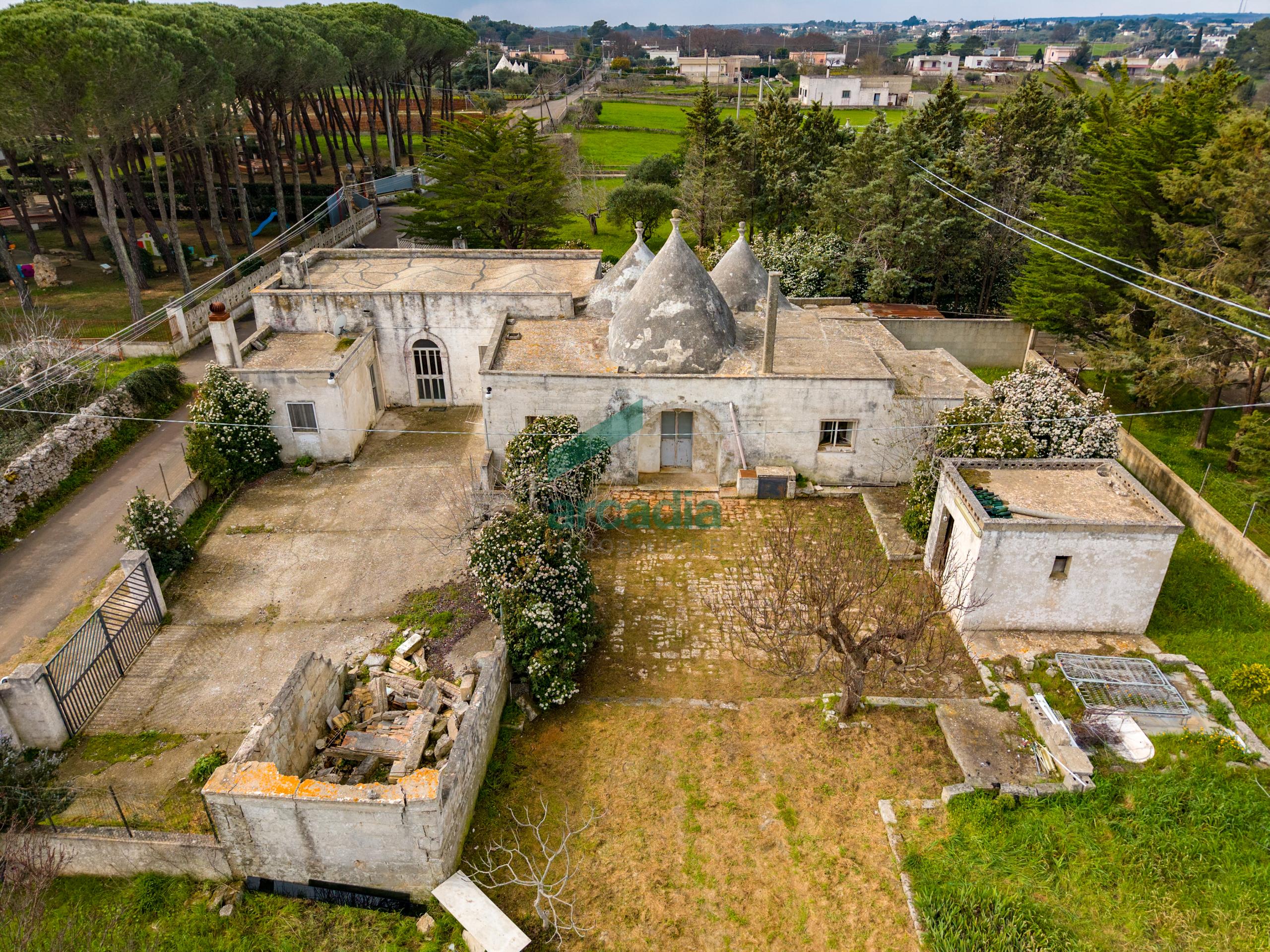 Casa indipendente con giardino in via pilozzo zona g 2, Martina Franca