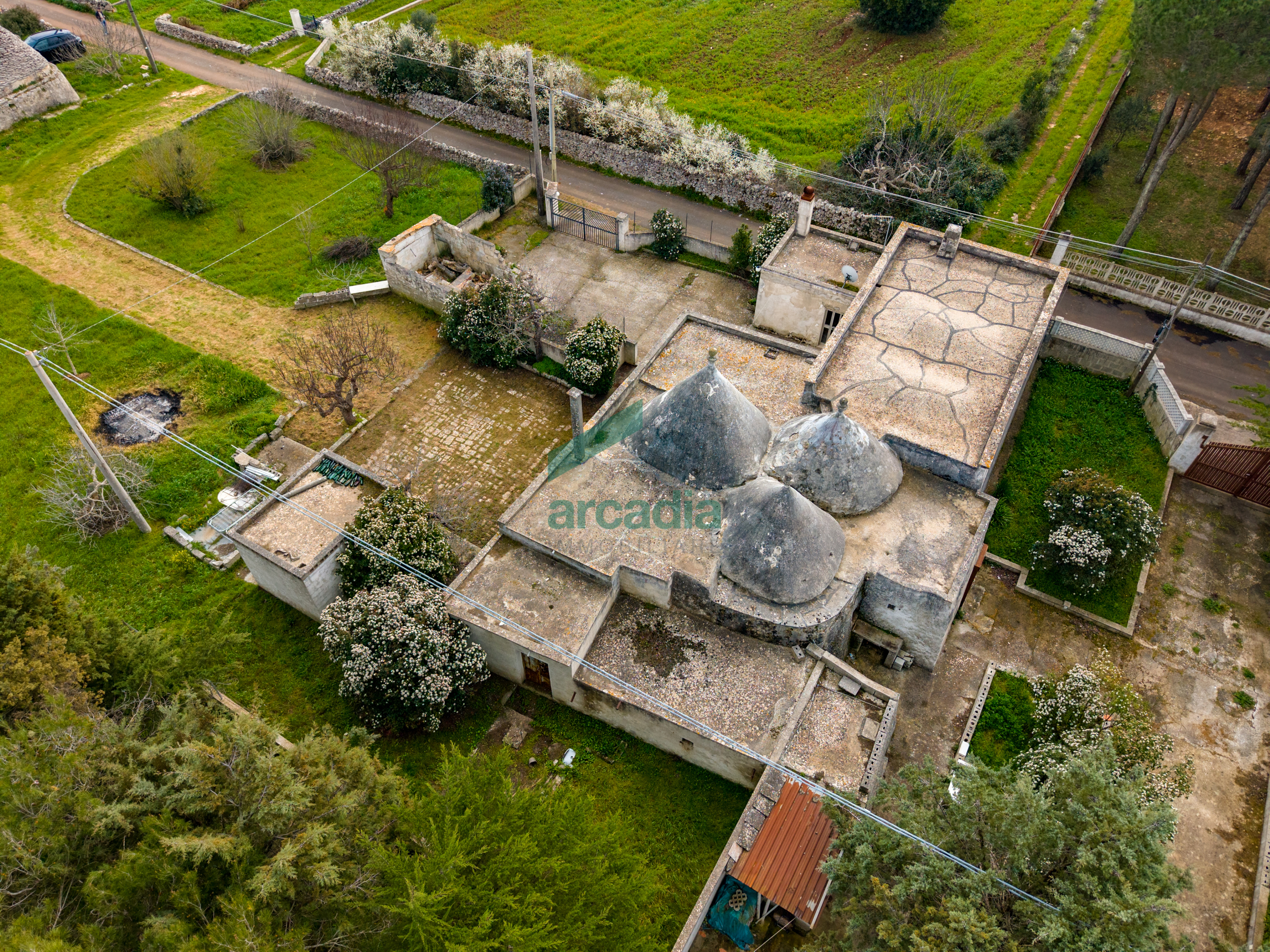 Casa indipendente con giardino in via pilozzo zona g 2, Martina Franca
