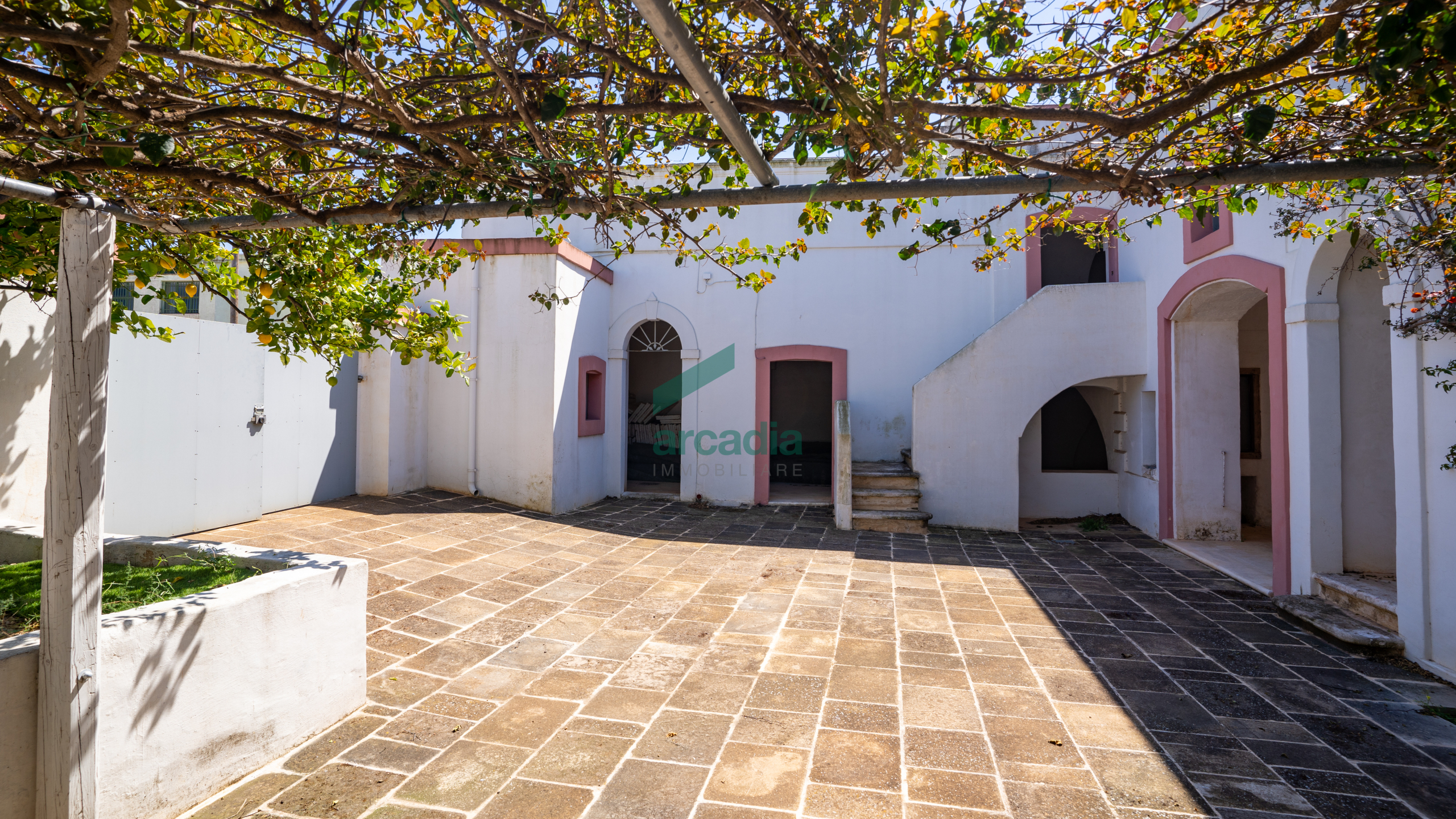 Casa indipendente con giardino in via aspromonte 5, Fasano