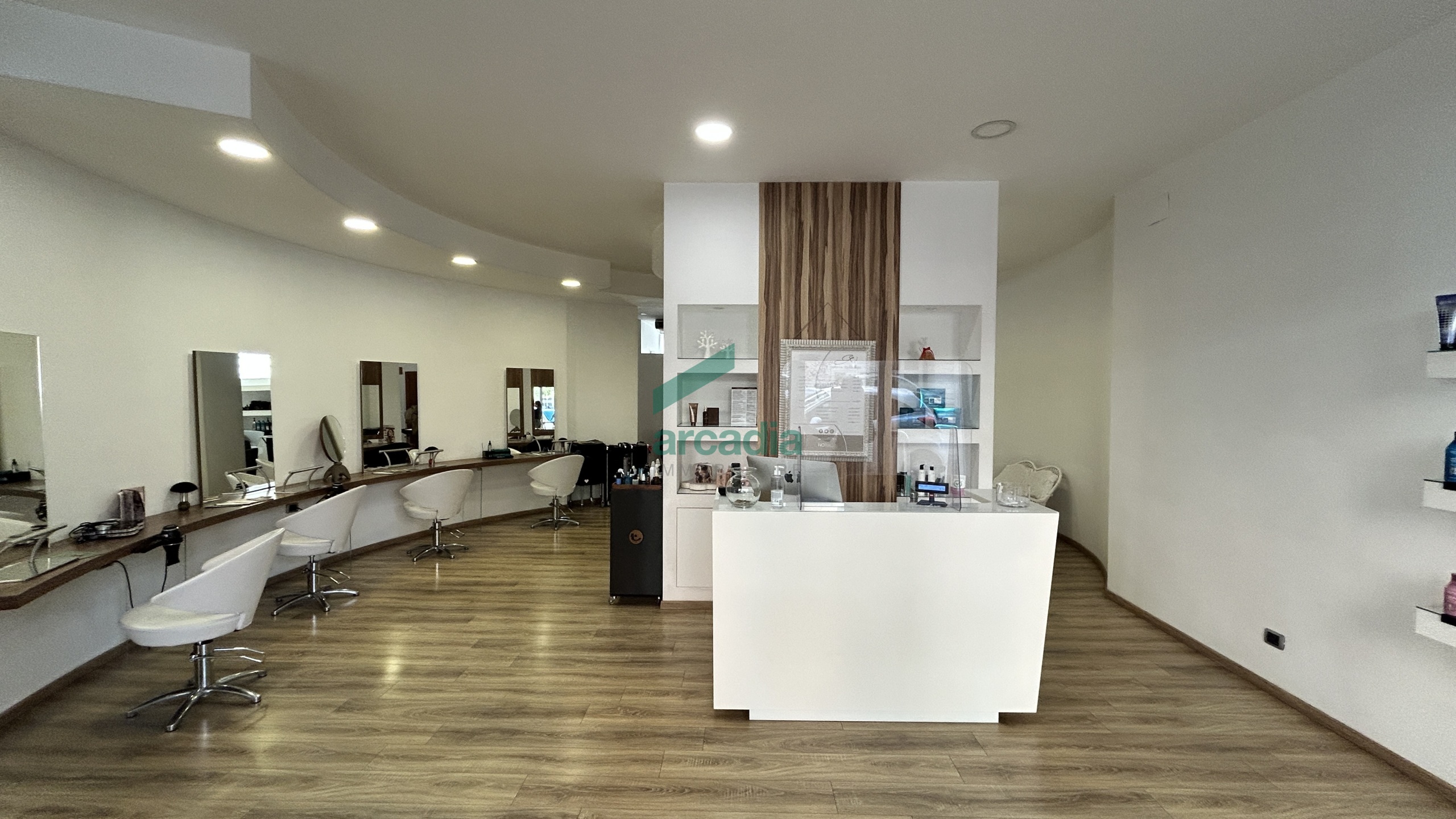 Locale commerciale in vendita in via luigi ricchioni 17, Bari