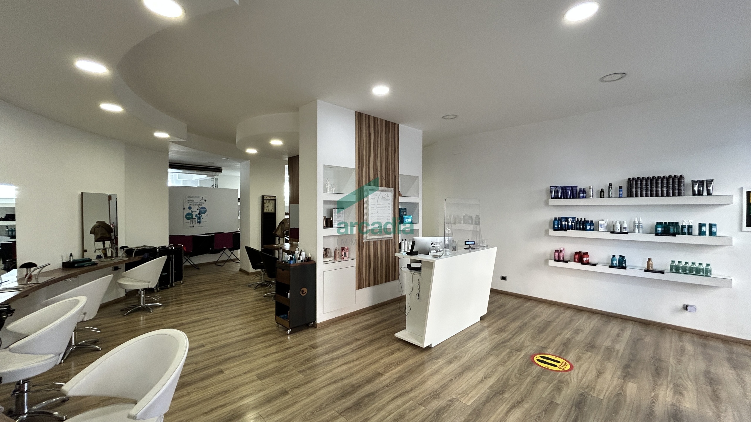 Locale commerciale in vendita in via luigi ricchioni 17, Bari