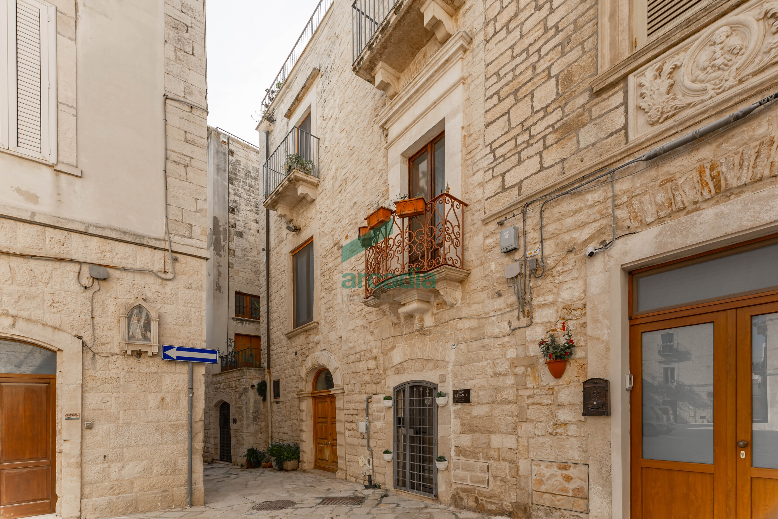Quadrilocale ristrutturato in via spirito santo 37, Giovinazzo