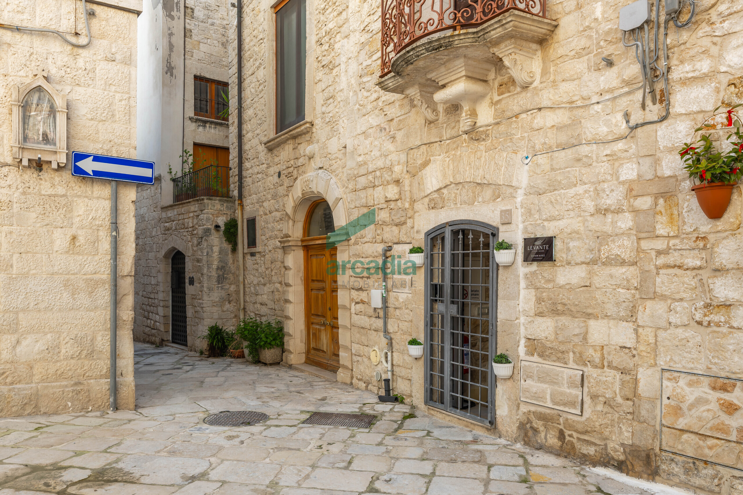 Quadrilocale ristrutturato in via spirito santo 37, Giovinazzo