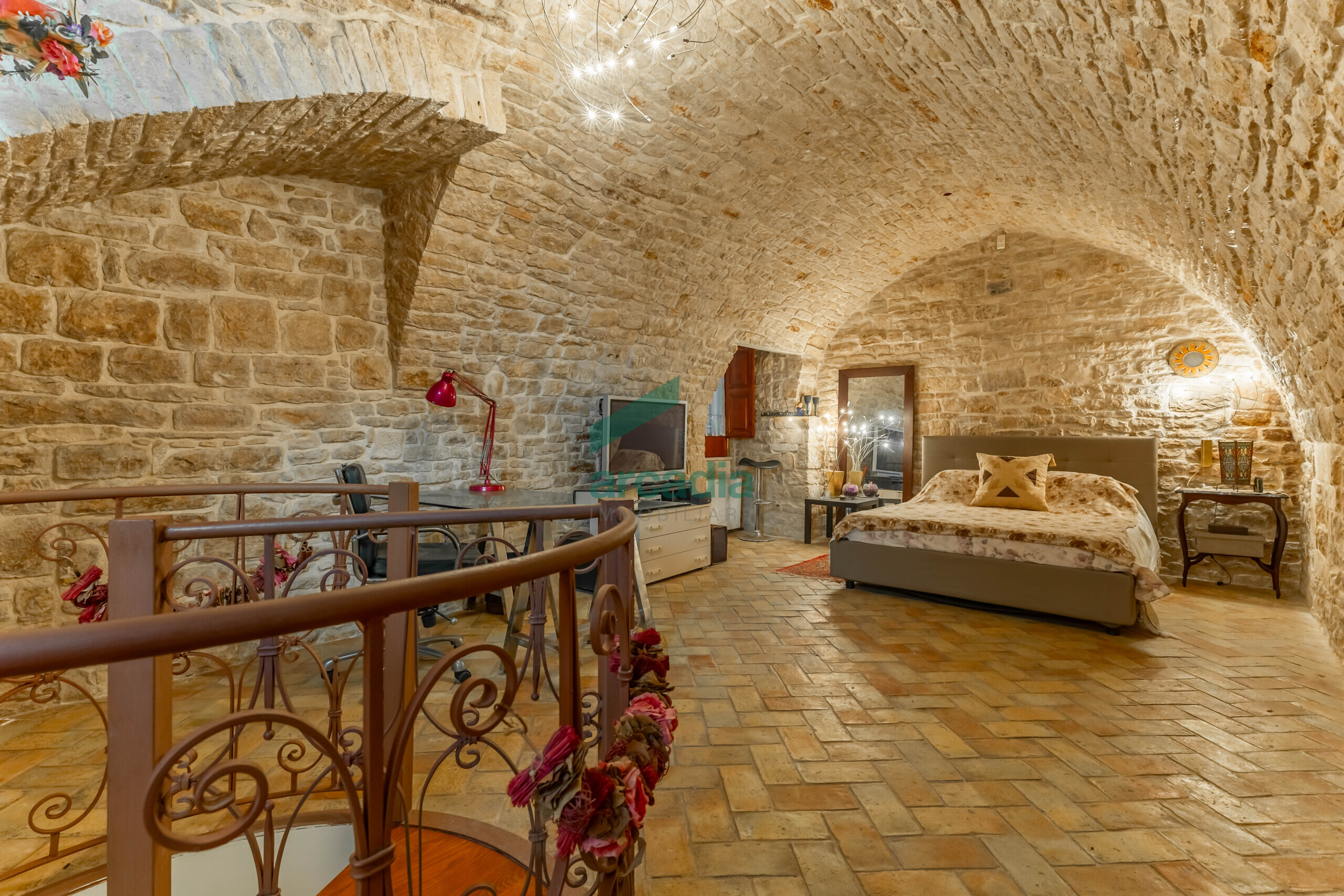 Quadrilocale ristrutturato in via spirito santo 37, Giovinazzo