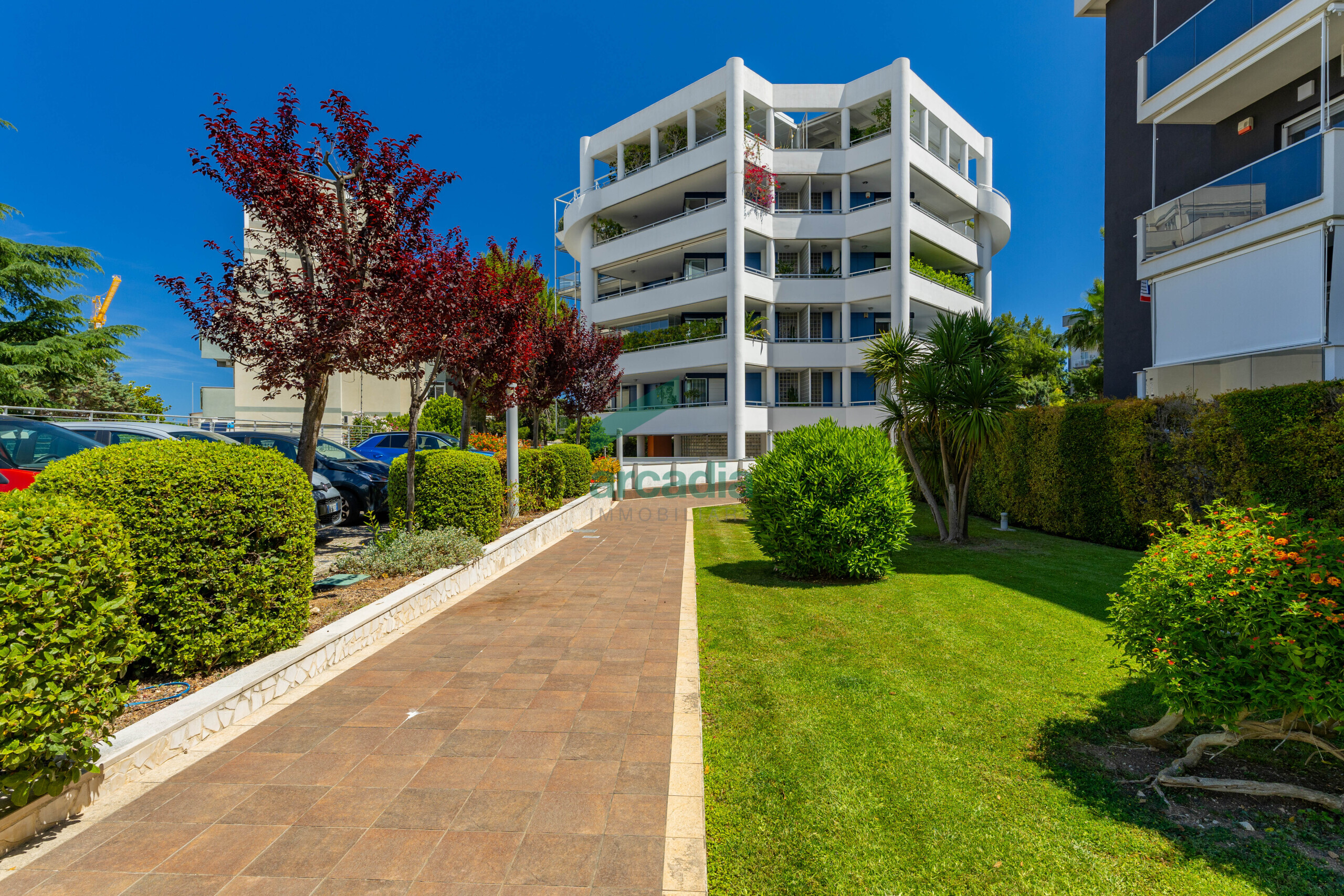 Quadrilocale con giardino in viale louis pasteur 15a, Bari
