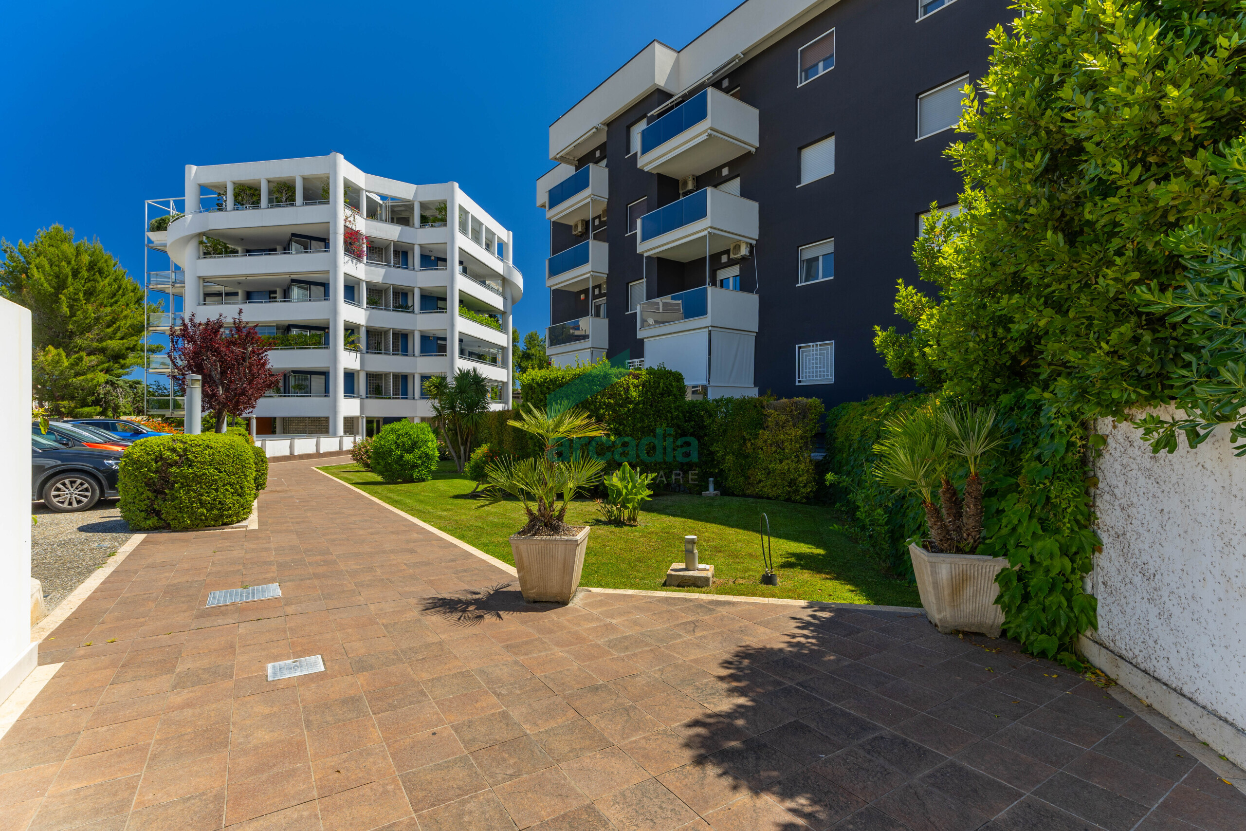 Quadrilocale con giardino in viale louis pasteur 15a, Bari