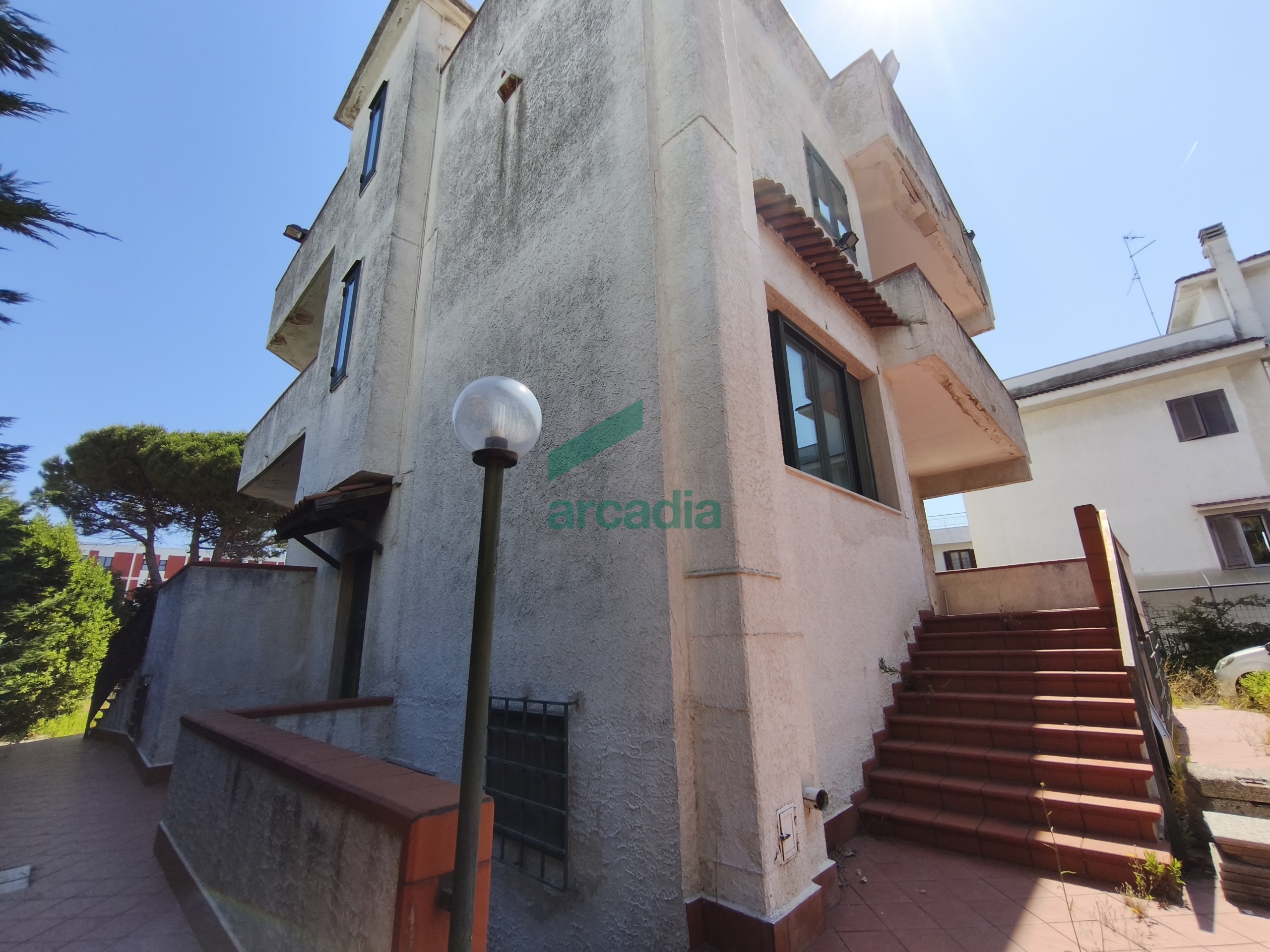 Villa con giardino in via nazionale 8/h, Bari