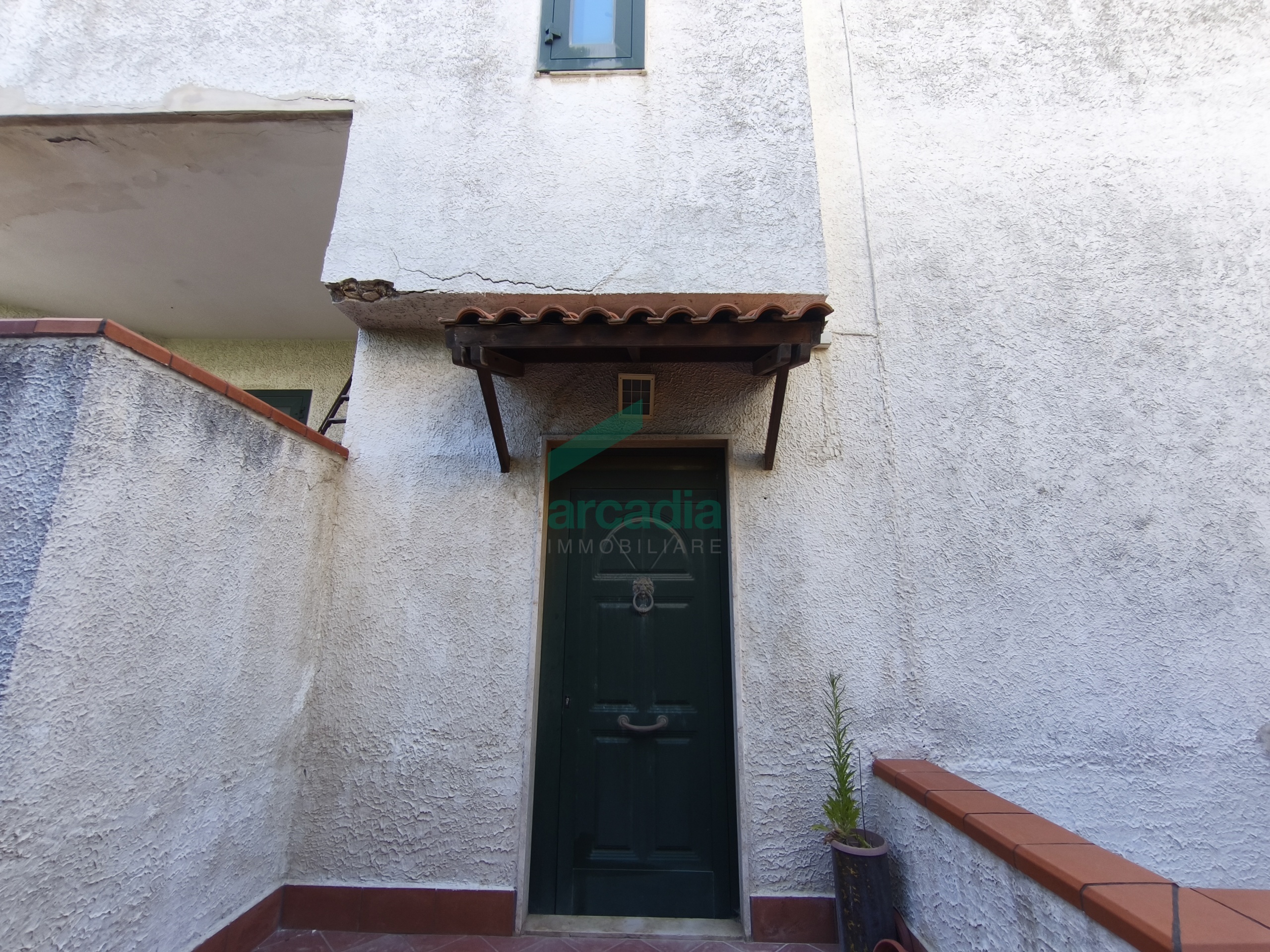 Villa con giardino in via nazionale 8/h, Bari