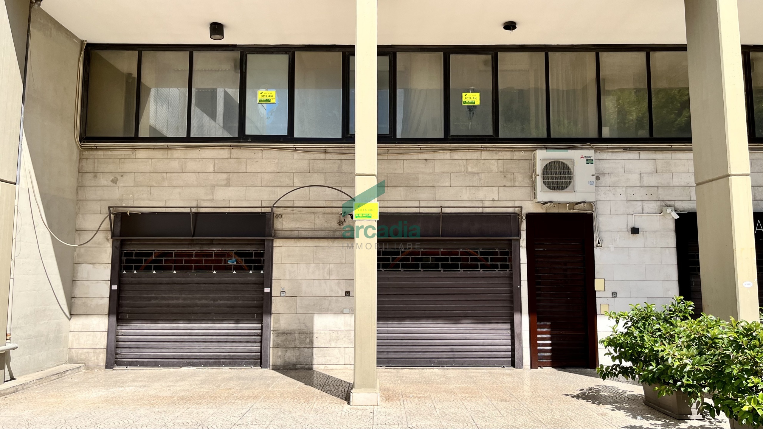Locale commerciale da ristrutturare in via salvatore matarrese, Bari
