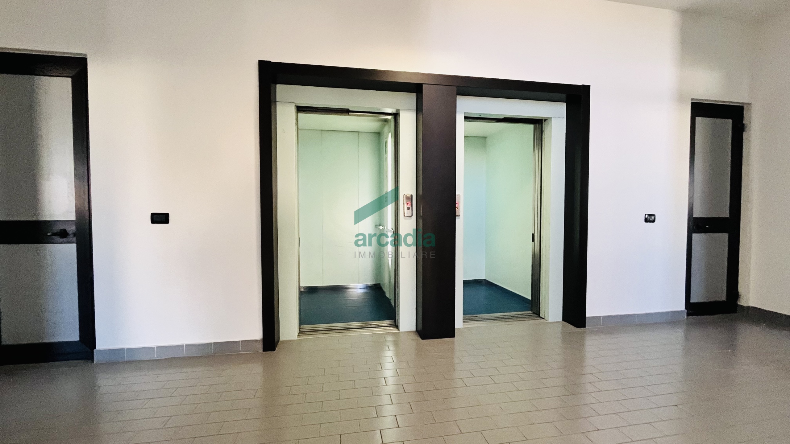 Ufficio a basso consumo in via saverio milella 2/bis, Bari