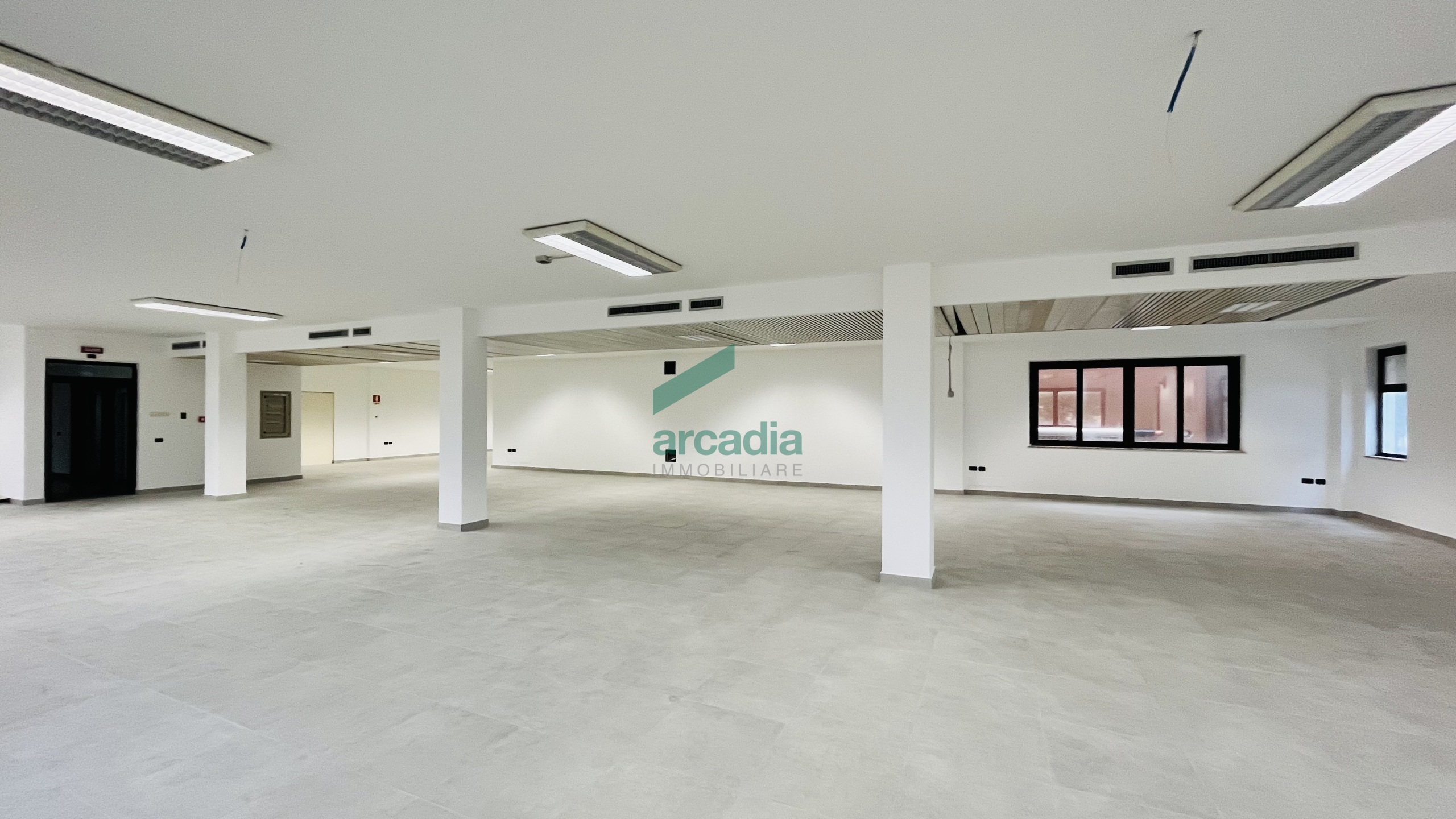 Ufficio a basso consumo in via saverio milella 2/bis, Bari