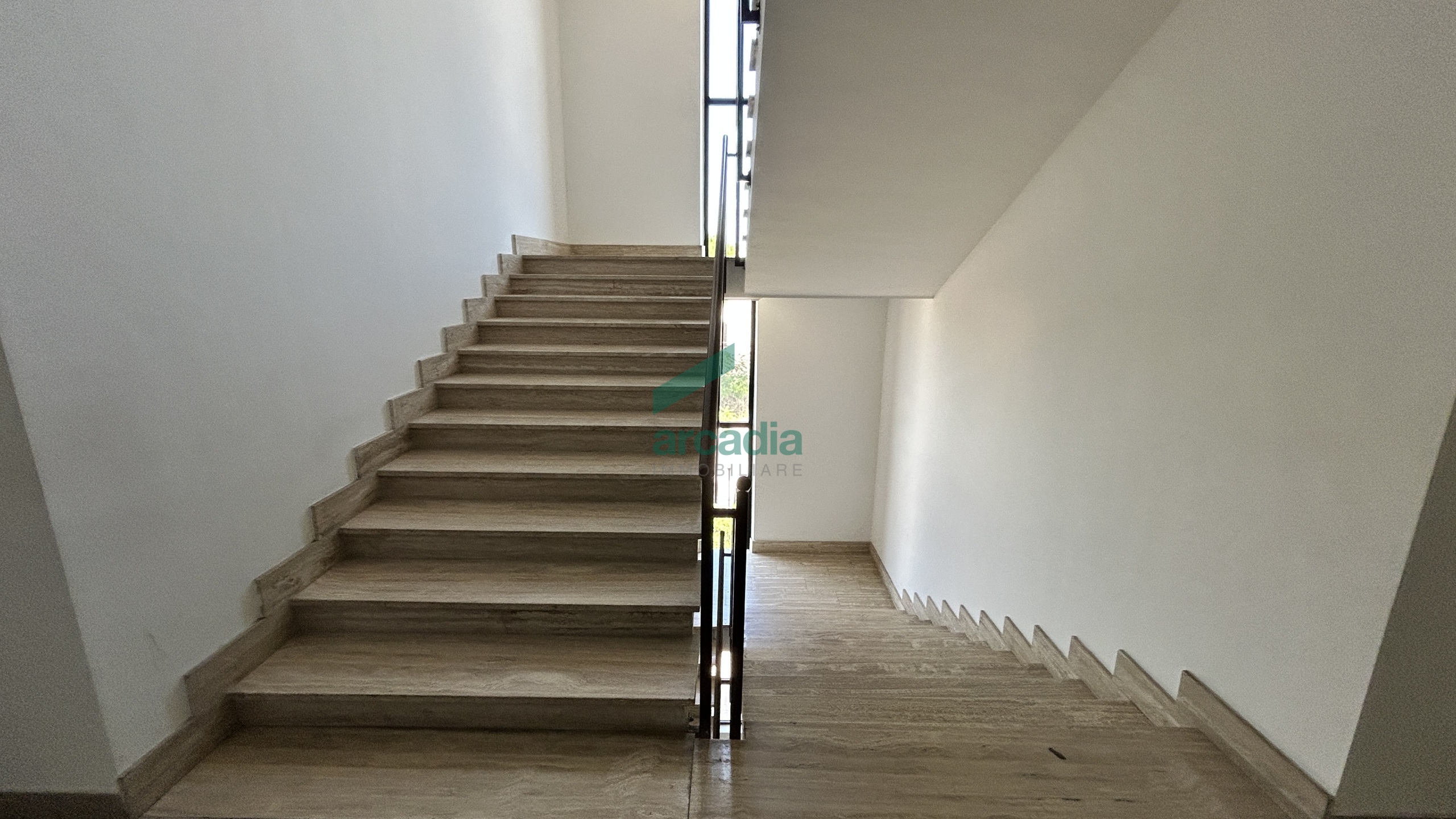 Ufficio a basso consumo in via saverio milella 2/bis, Bari