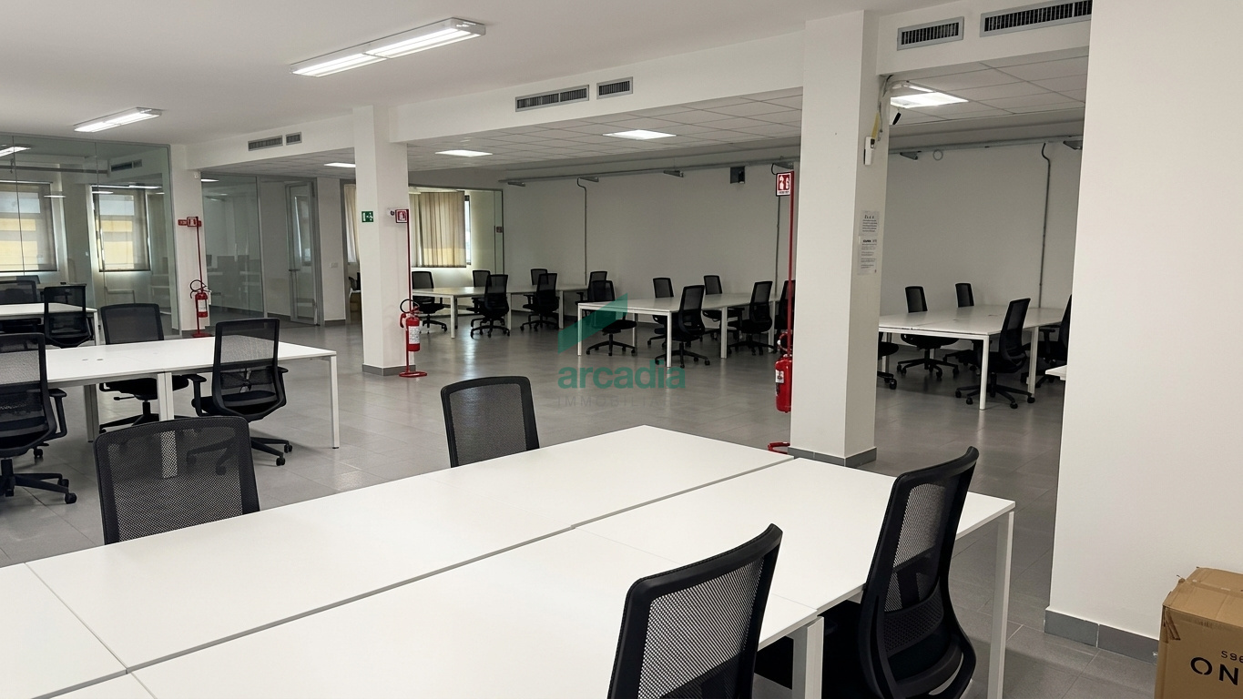 Ufficio a basso consumo in via saverio milella 2/bis, Bari