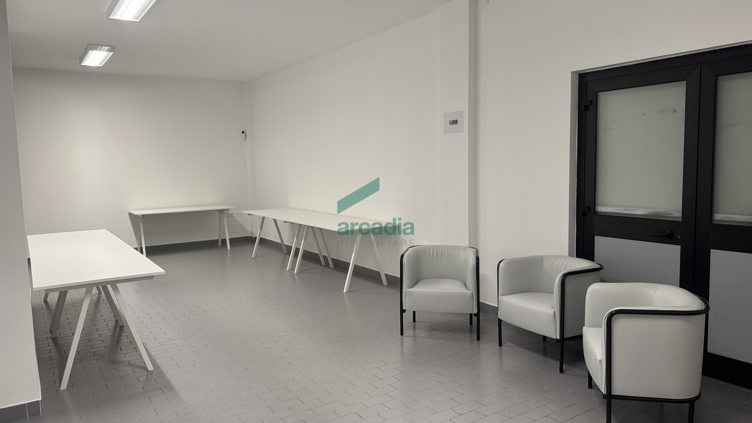 Ufficio a basso consumo in via saverio milella 2/bis, Bari