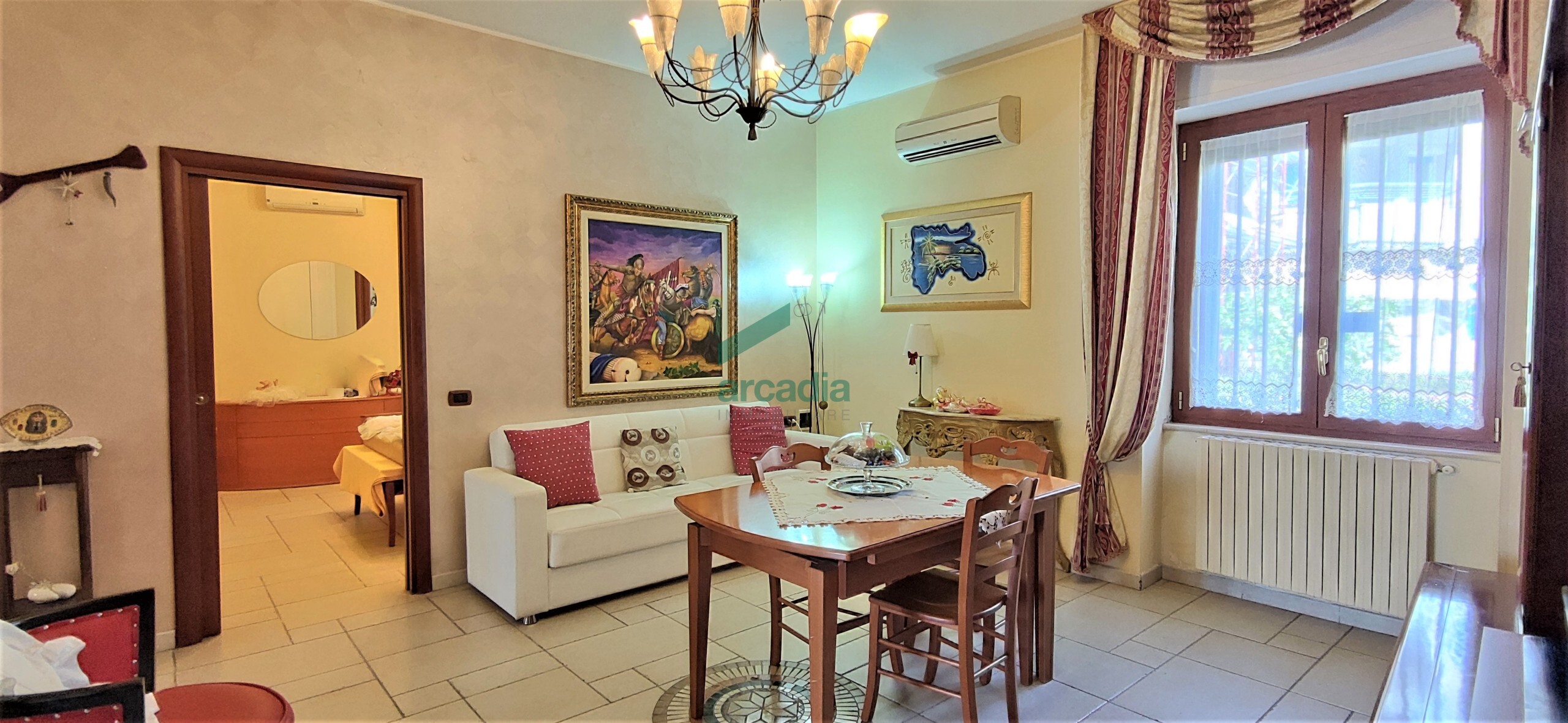 Trilocale ristrutturato in via peucetia 72, Bari