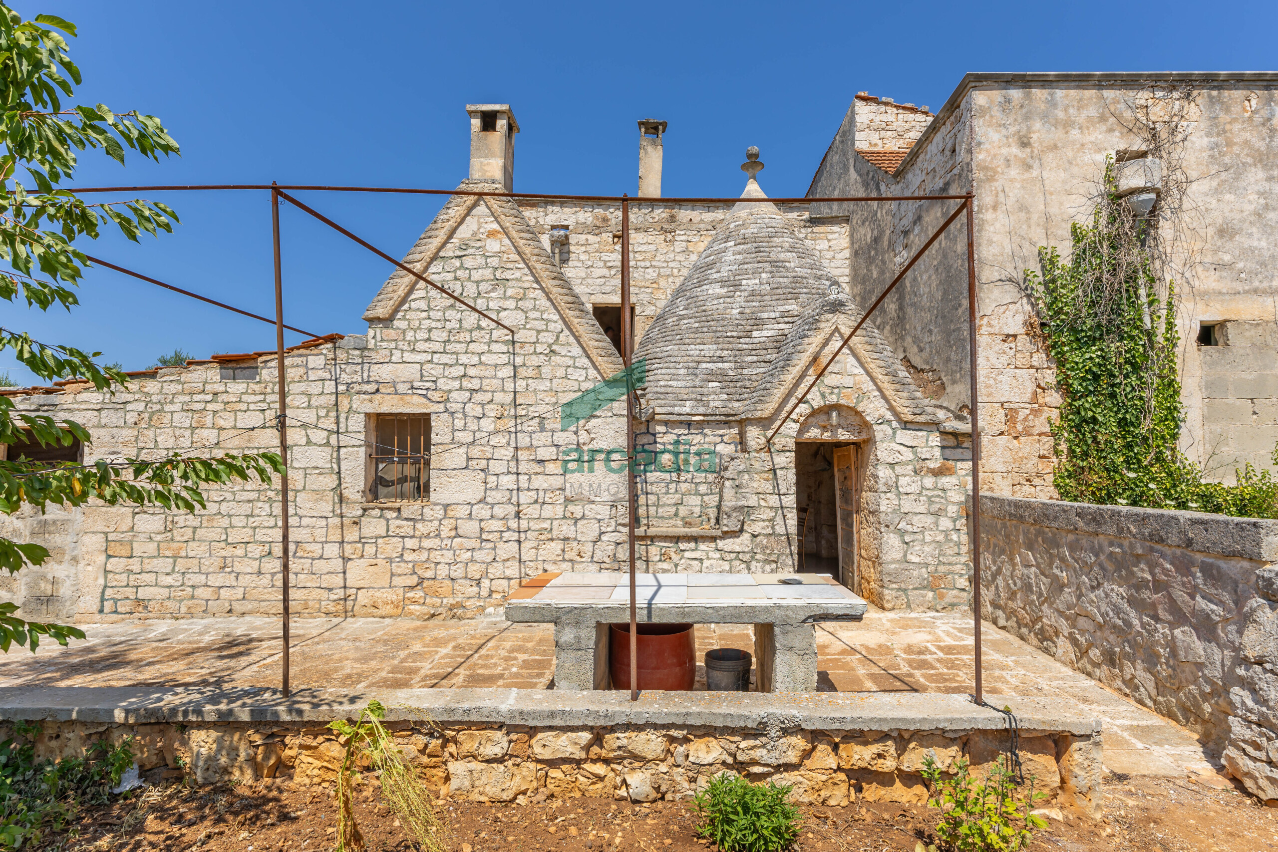 Casa indipendente con giardino in sp32 68, Putignano