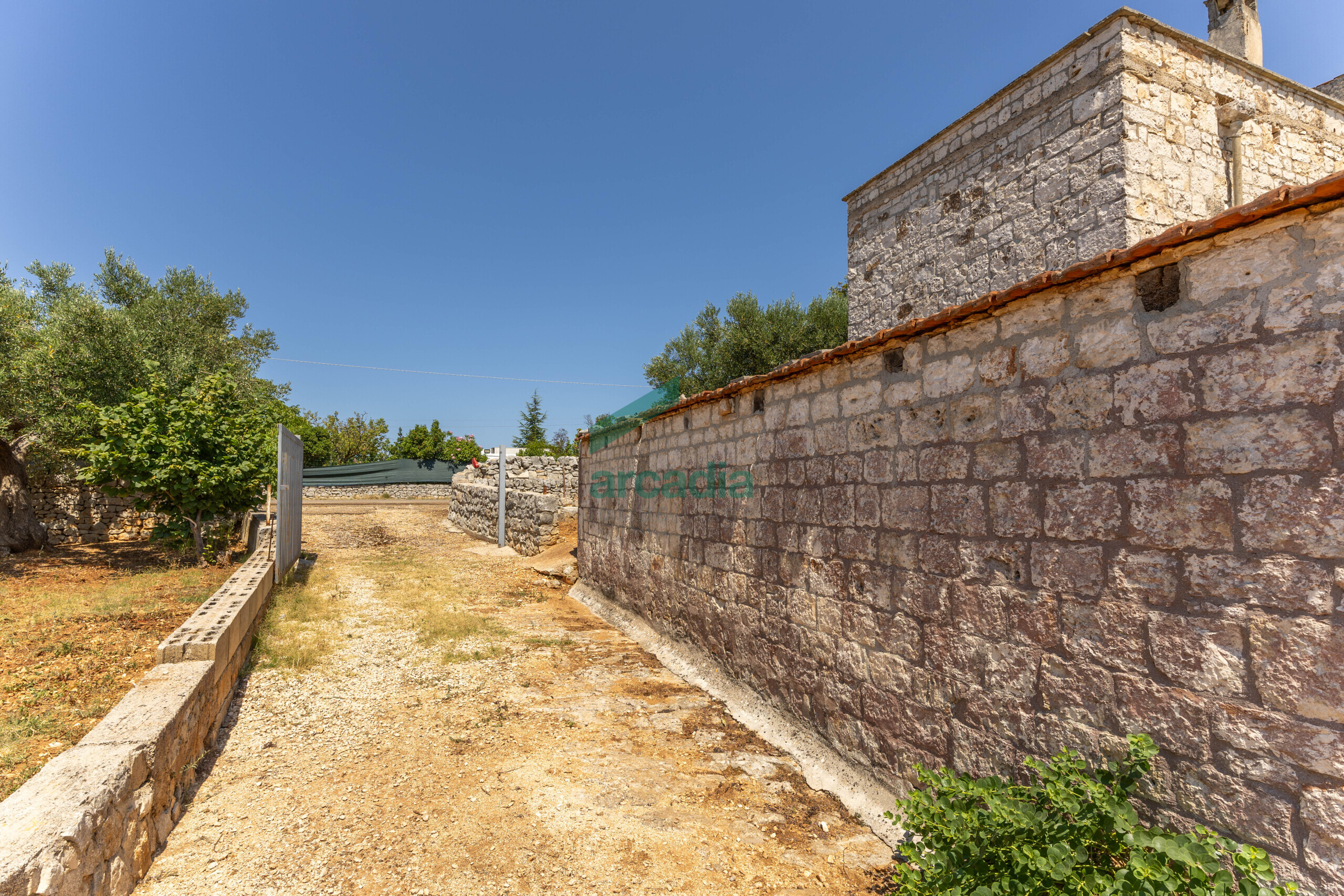 Casa indipendente con giardino in sp32 68, Putignano