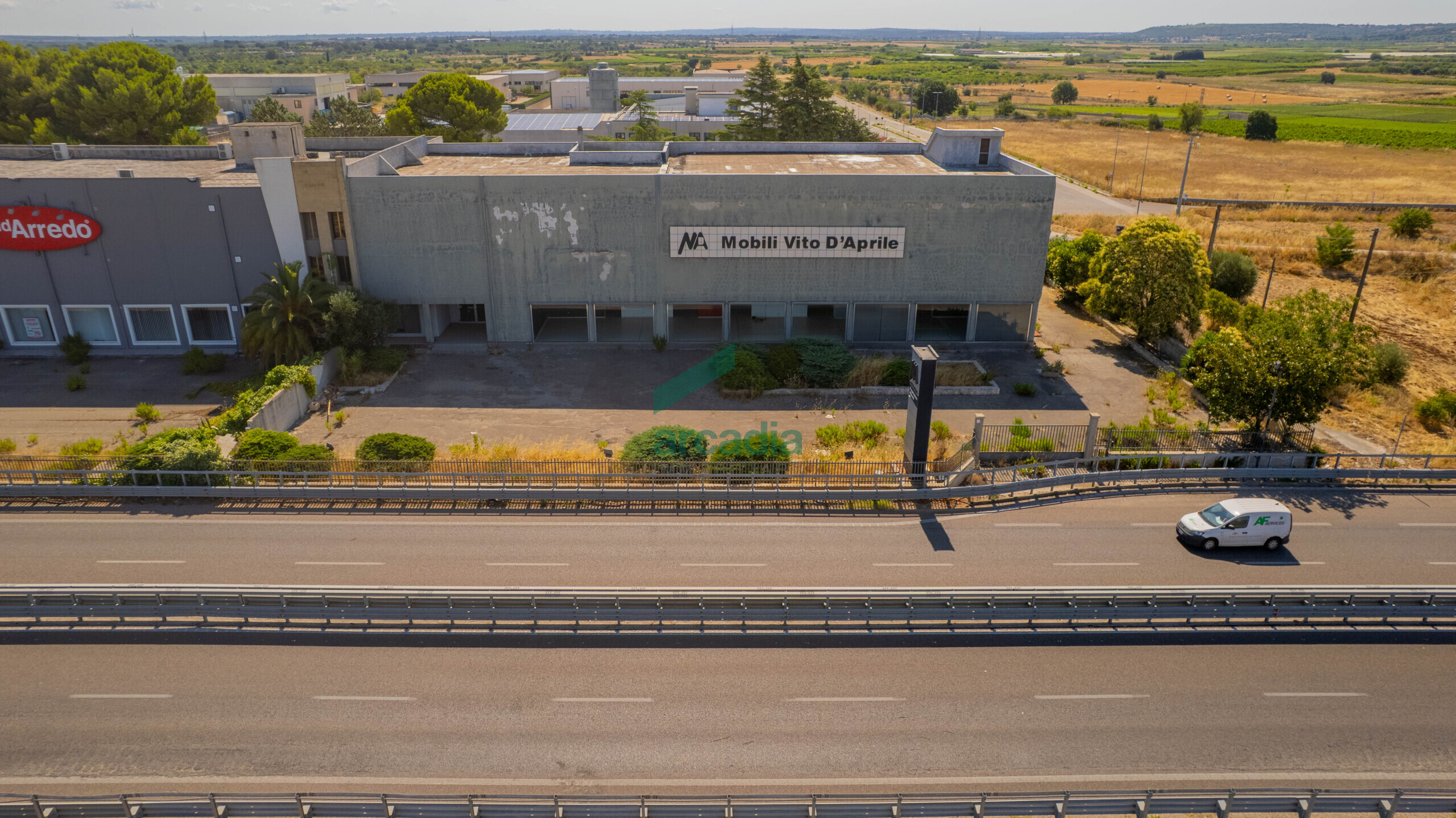Capannone da ristrutturare in km 31 800, Sammichele di Bari