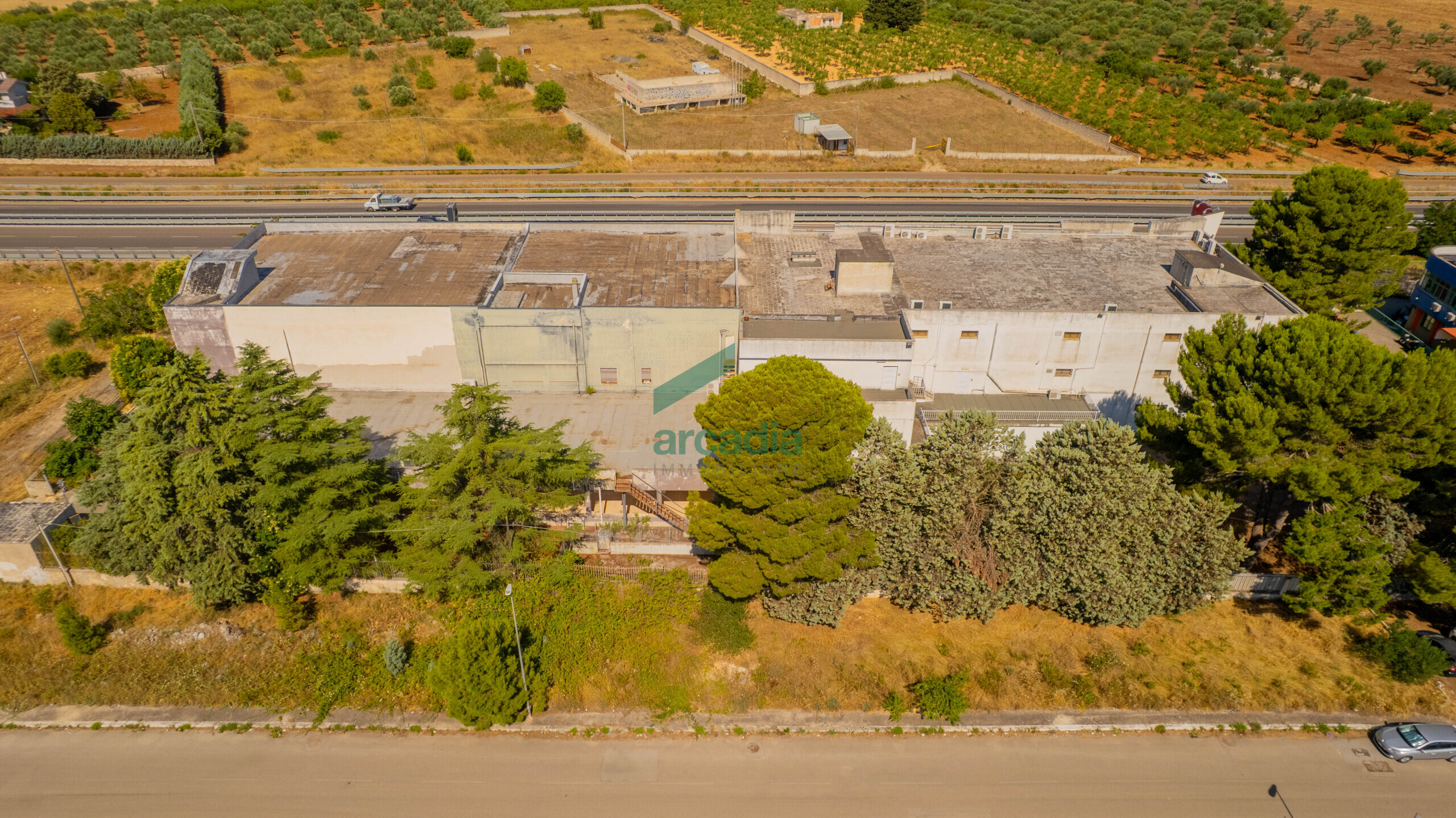 Capannone da ristrutturare in km 31 800, Sammichele di Bari