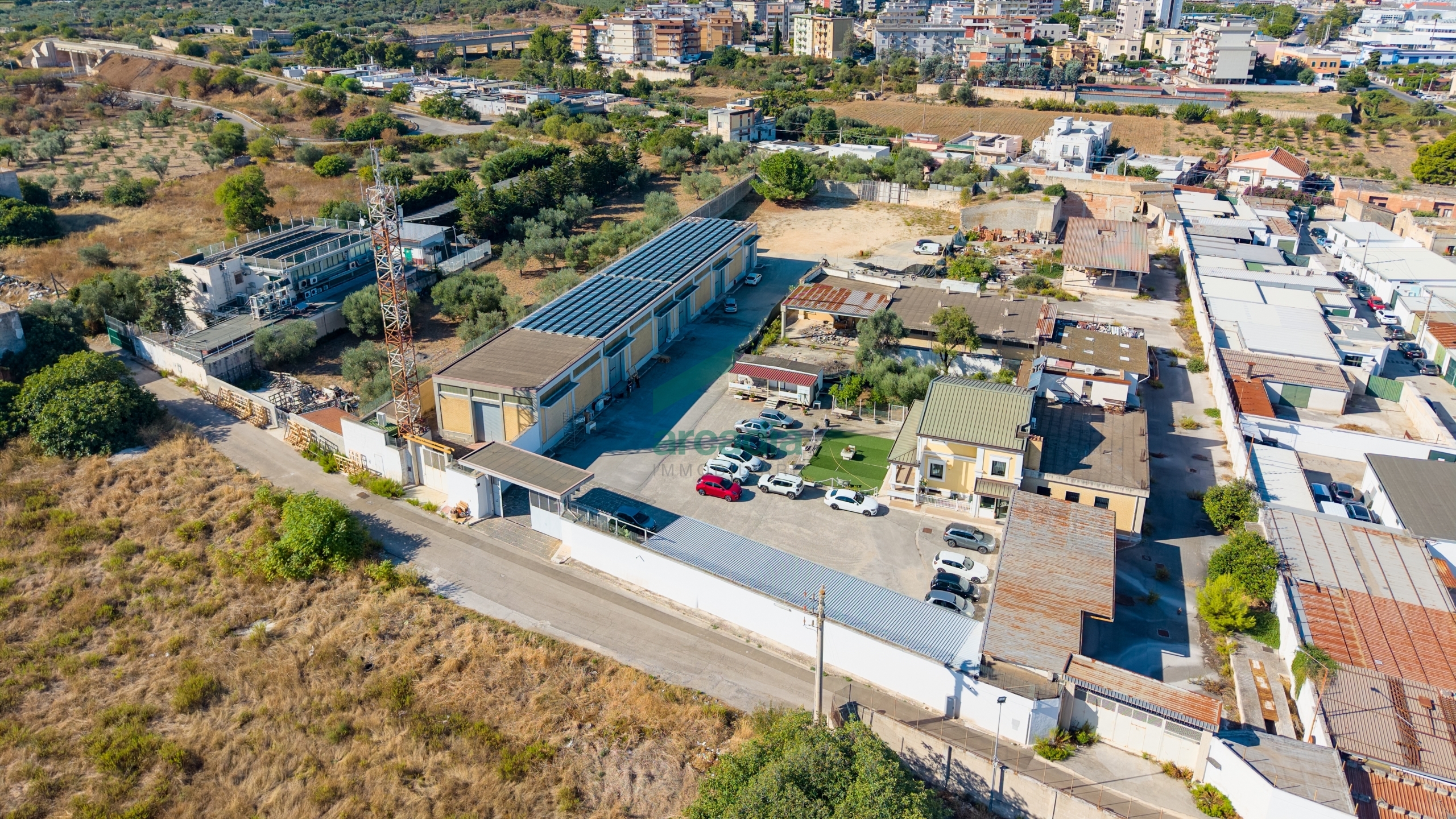 Ufficio da ristrutturare in strada privata deserto 38, Bari