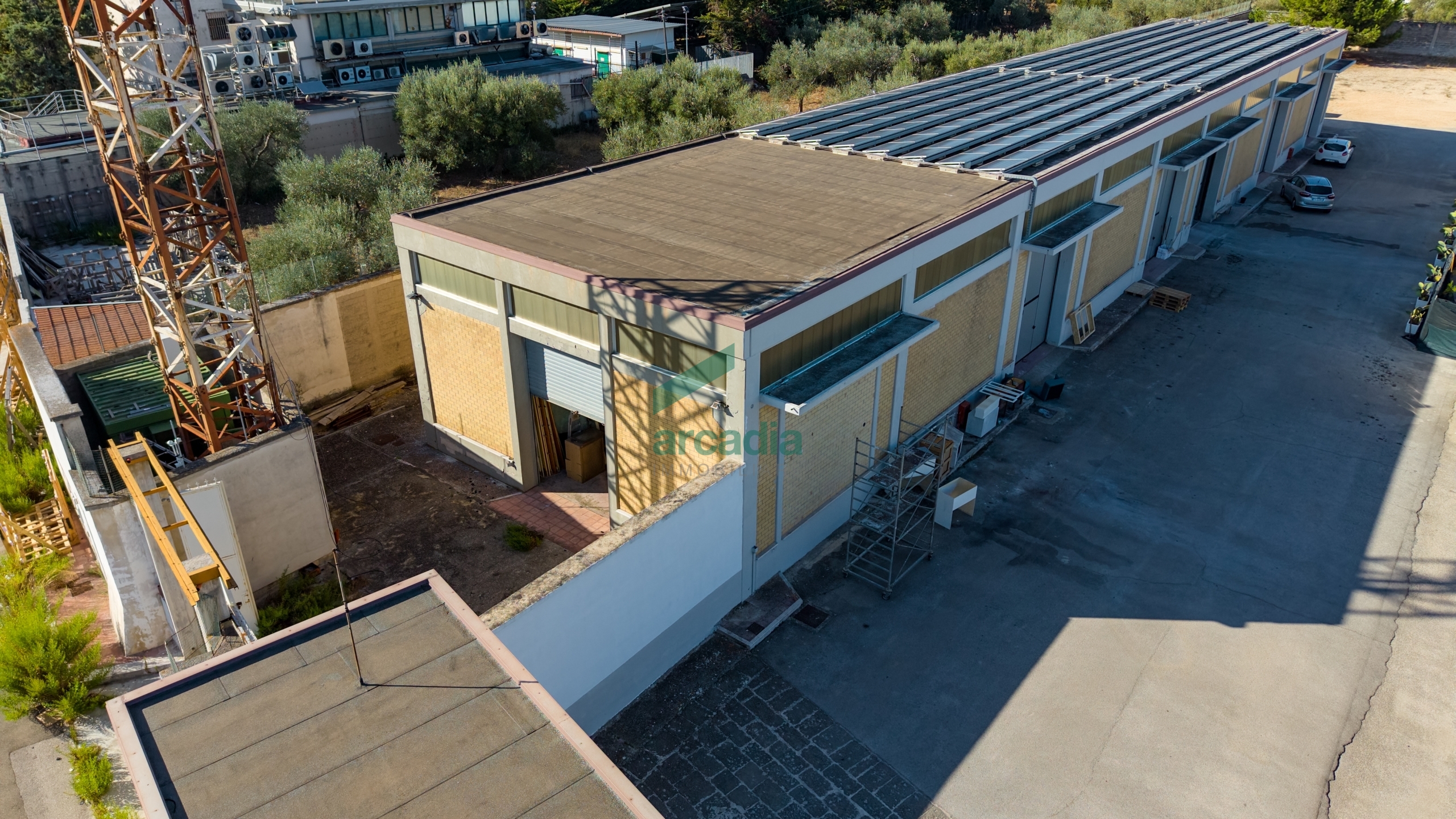 Capannone da ristrutturare in strada privata deserto 40/a, Bari